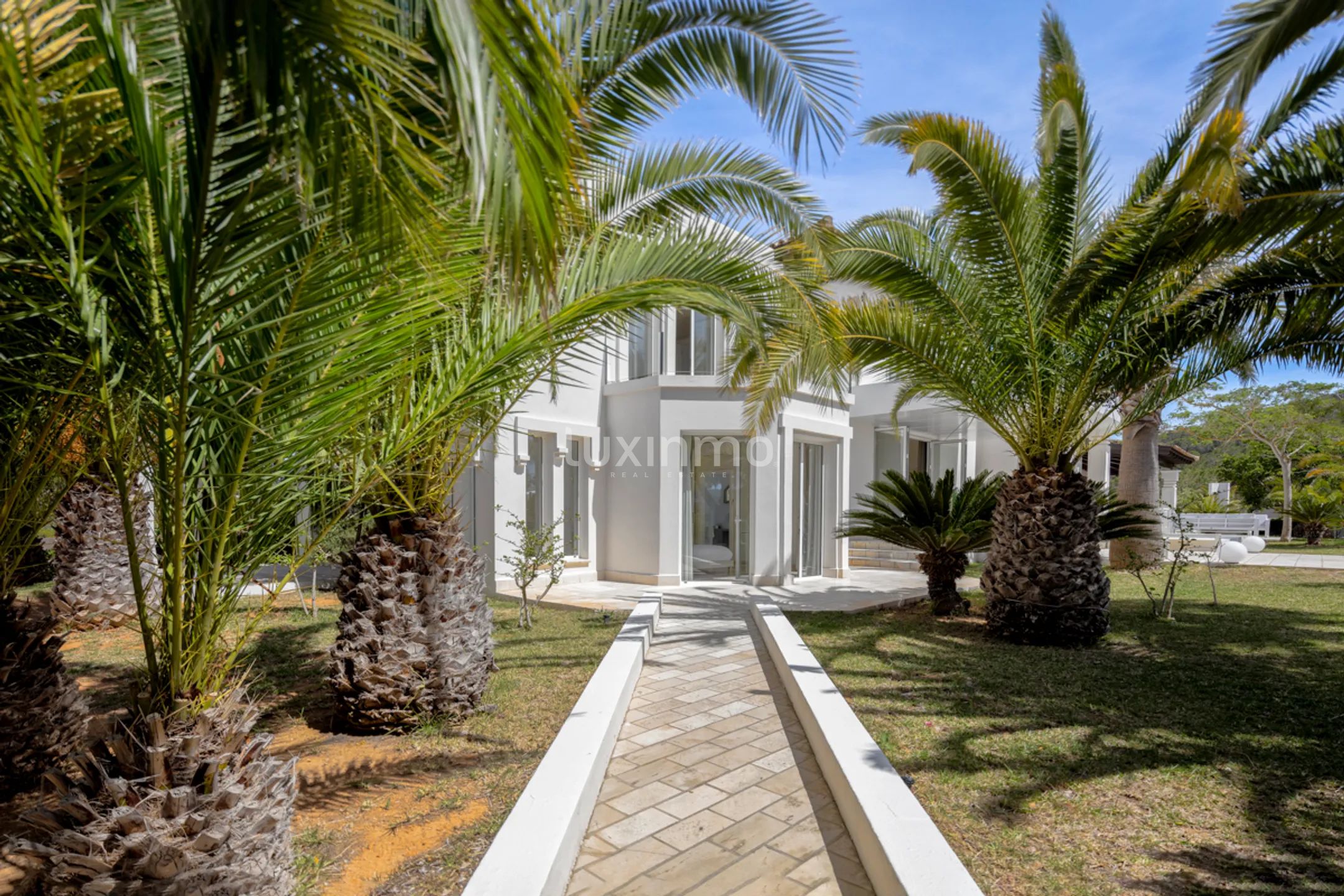 Luxury Spectacular Villa for Sale next to Blue Marlin — photo 49