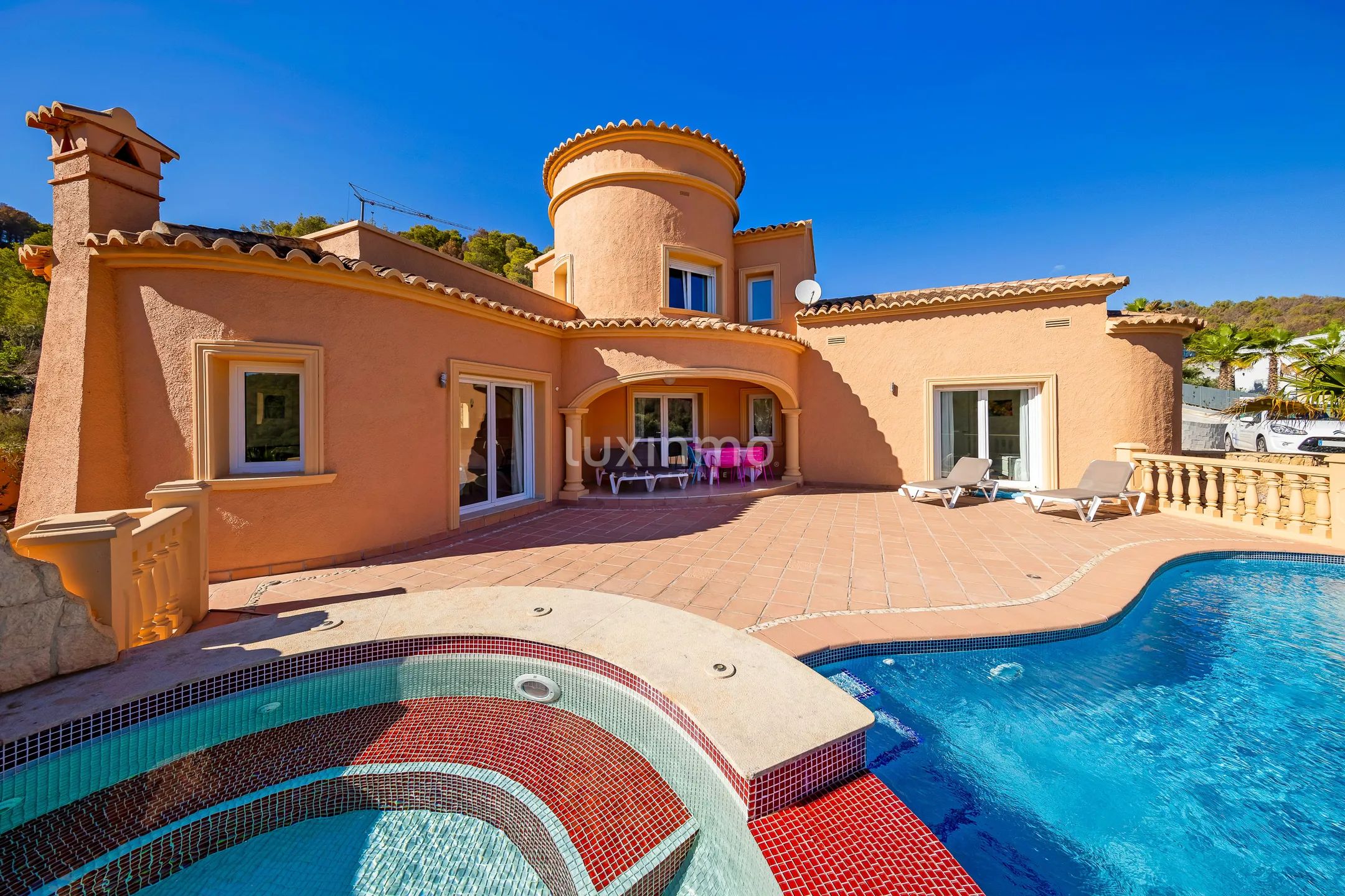 For sale this Spanish style villa in Javea