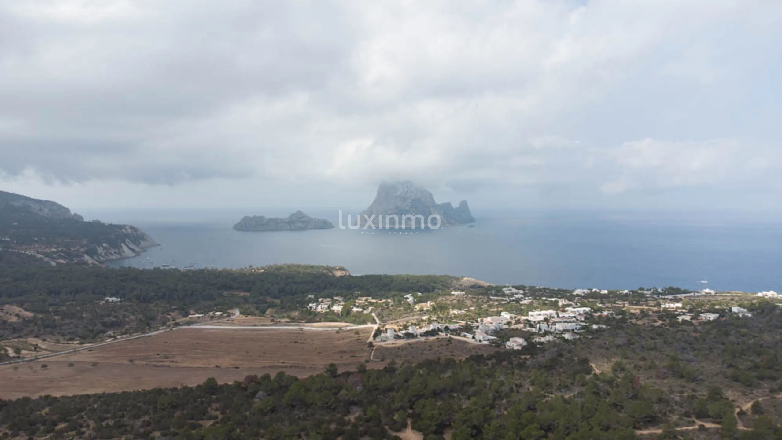 Villa with sea views and the island of Es Vedra — photo 2