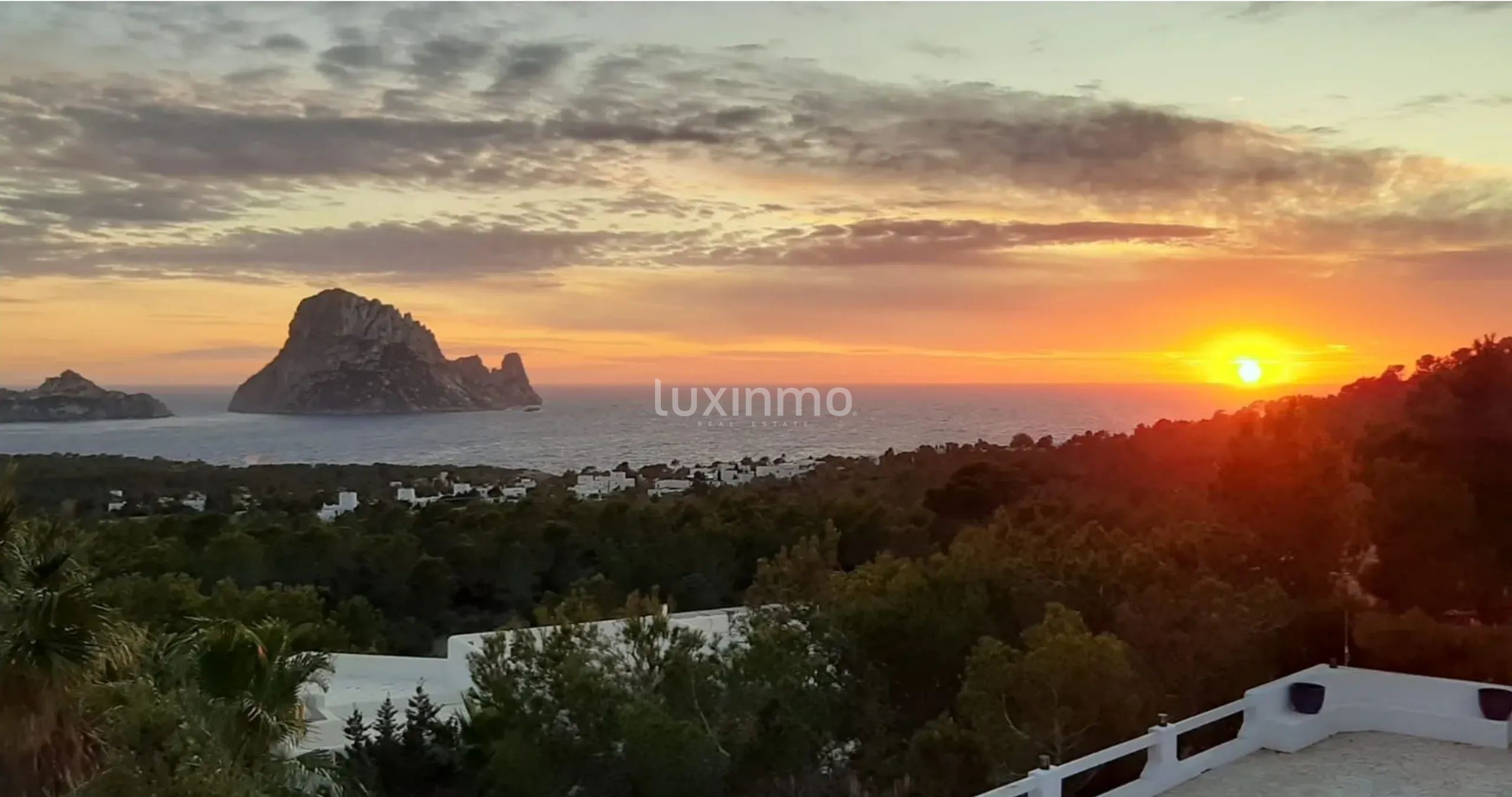Villa with sea views and the island of Es Vedra — photo 6