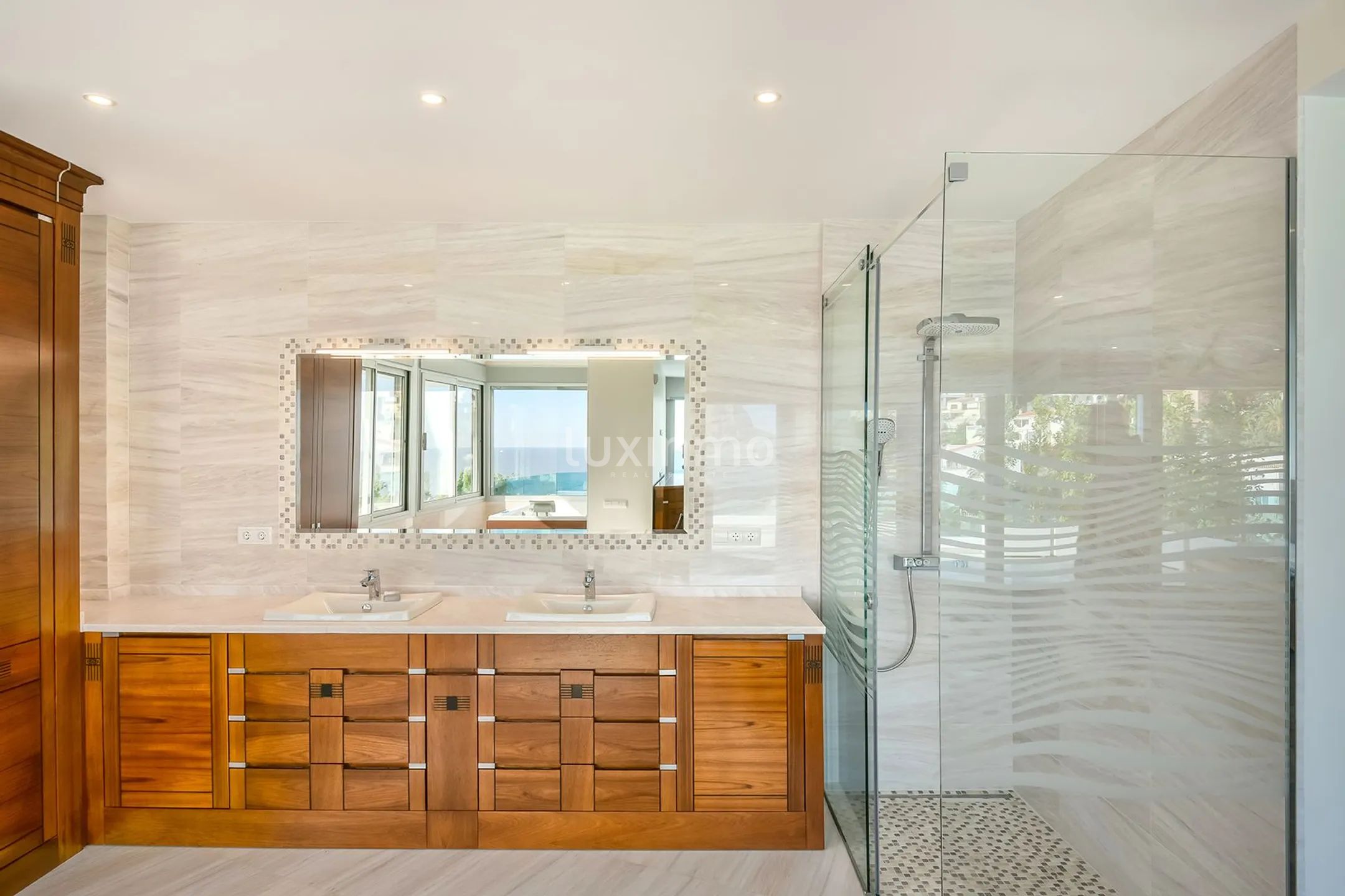 Magnificent villa with sea views for sale in Calpe — photo 42