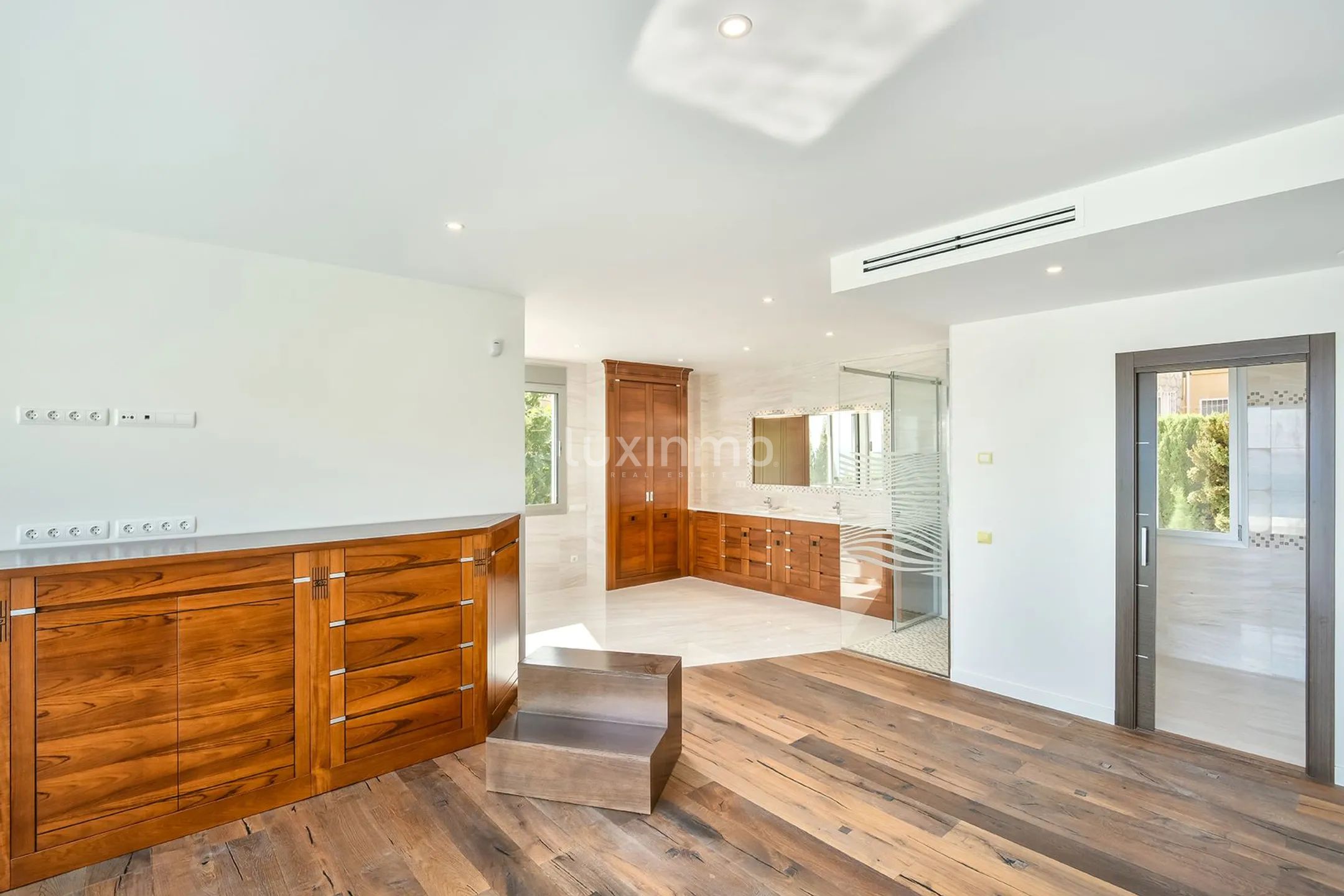 Magnificent villa with sea views for sale in Calpe — photo 41