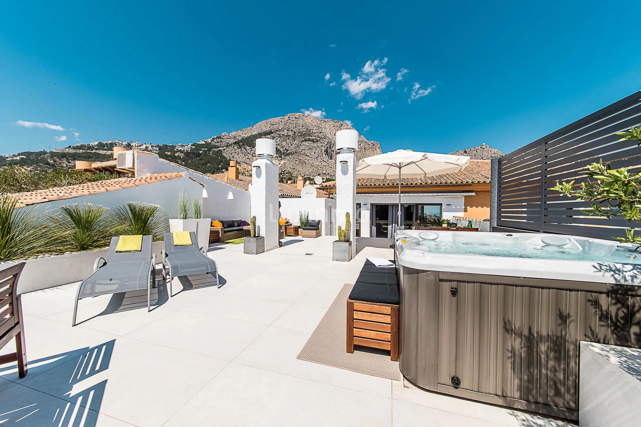 Modern renovated penthouse with sea views for sale in Altea — photo 5