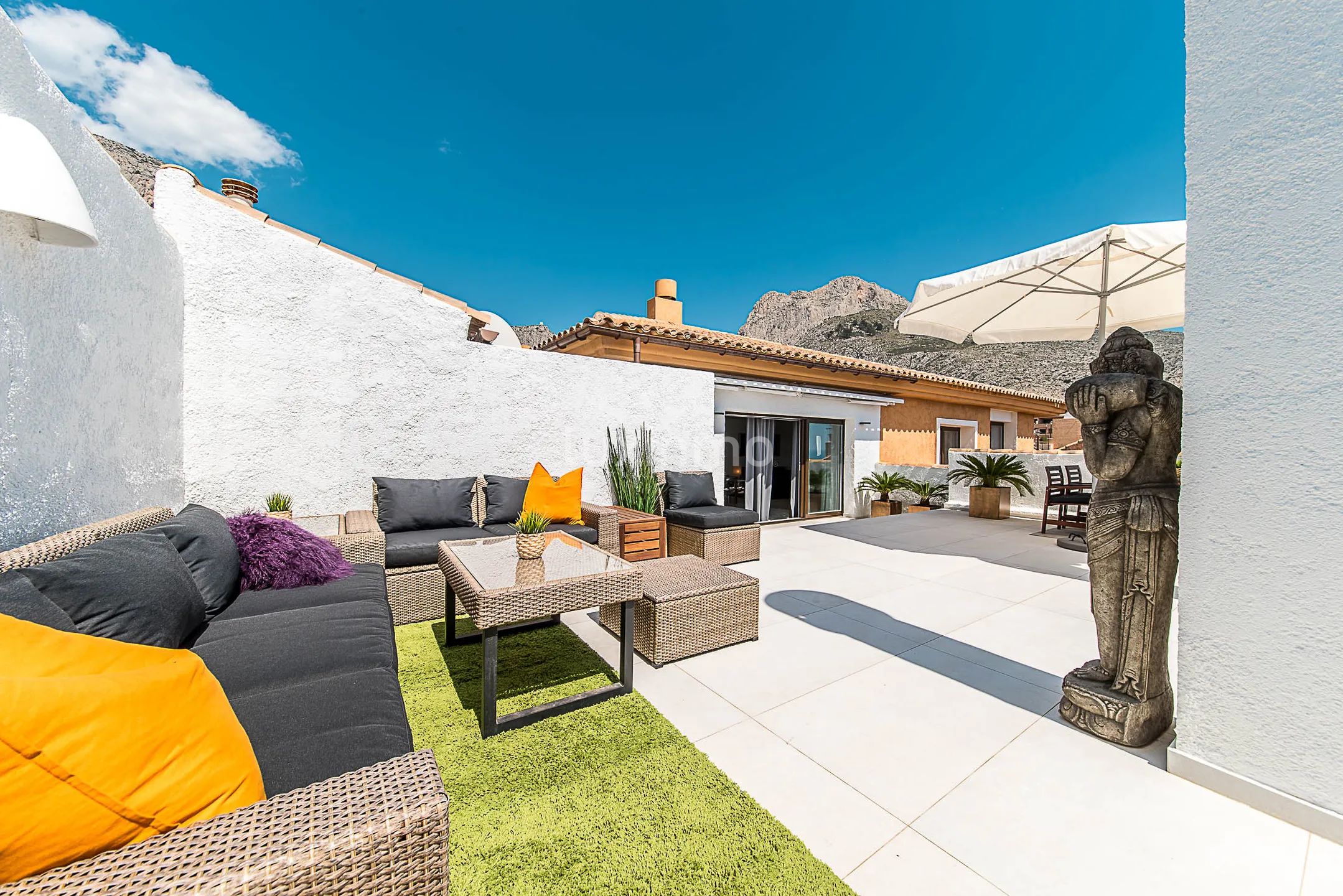 Modern renovated penthouse with sea views for sale in Altea — photo 25