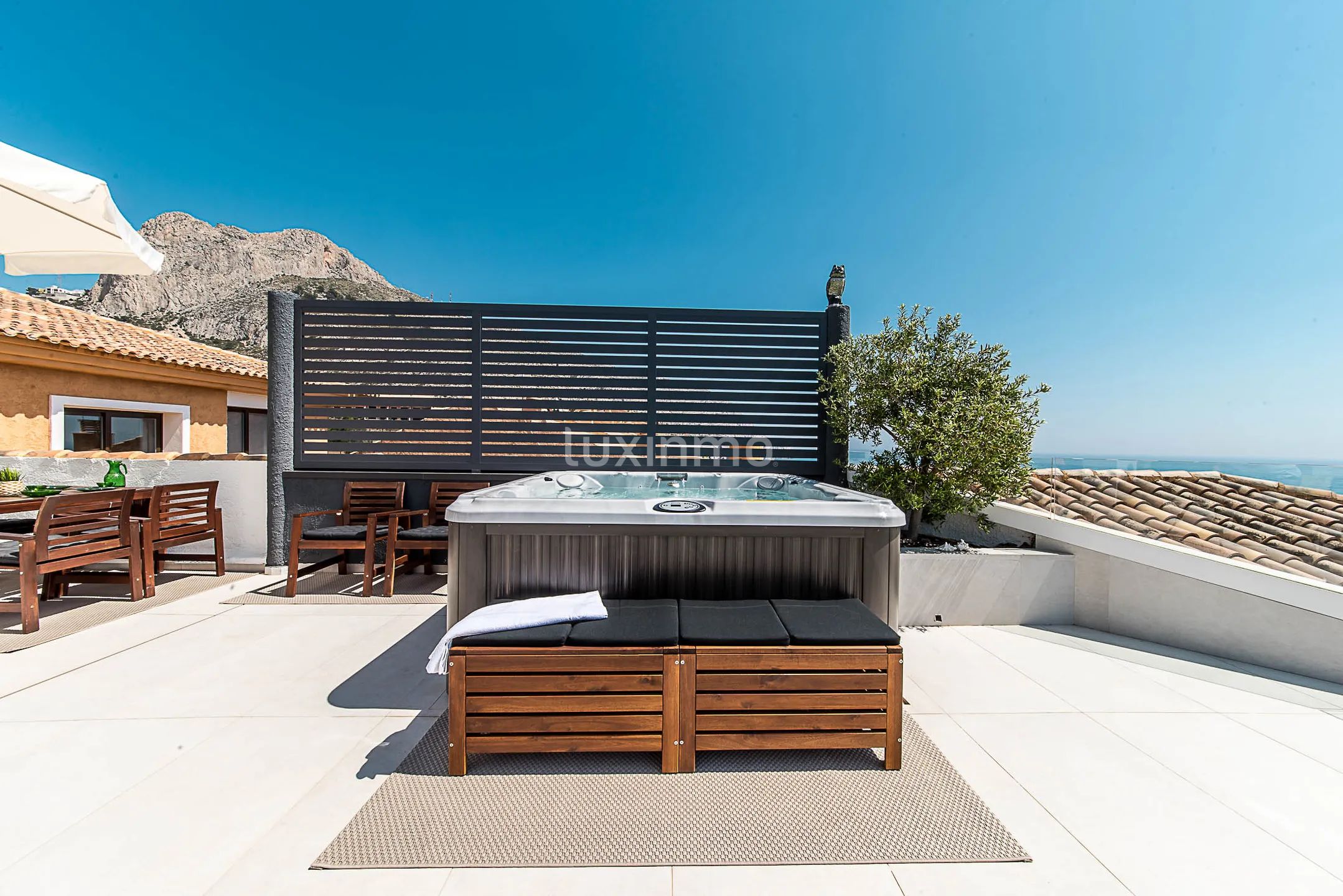 Modern renovated penthouse with sea views for sale in Altea — photo 26