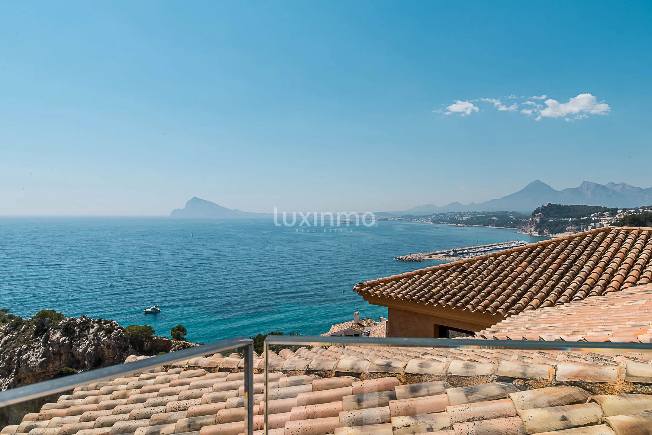 Modern renovated penthouse with sea views for sale in Altea — photo 3