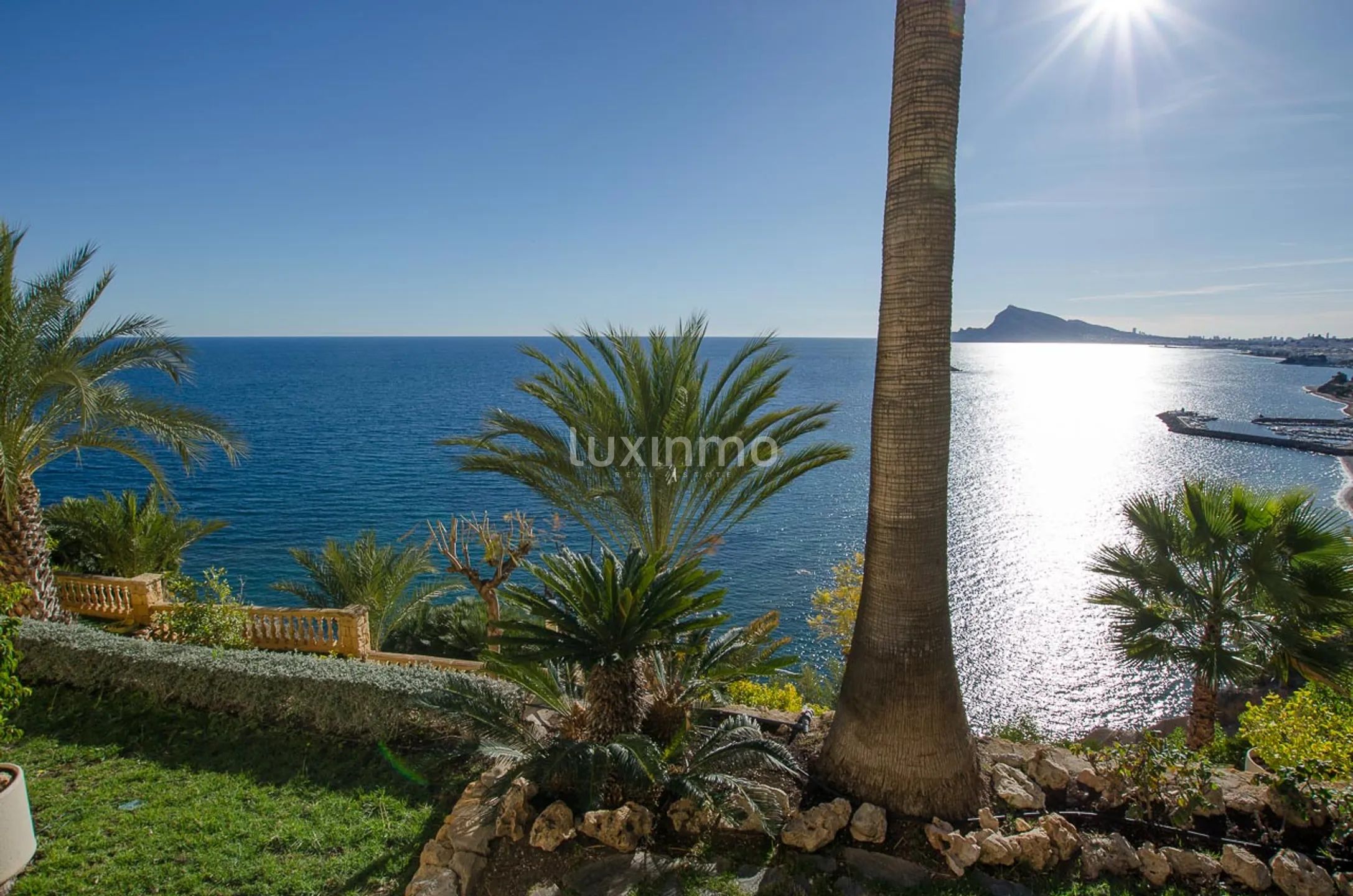 Luxury villa in first line, Altea — photo 27