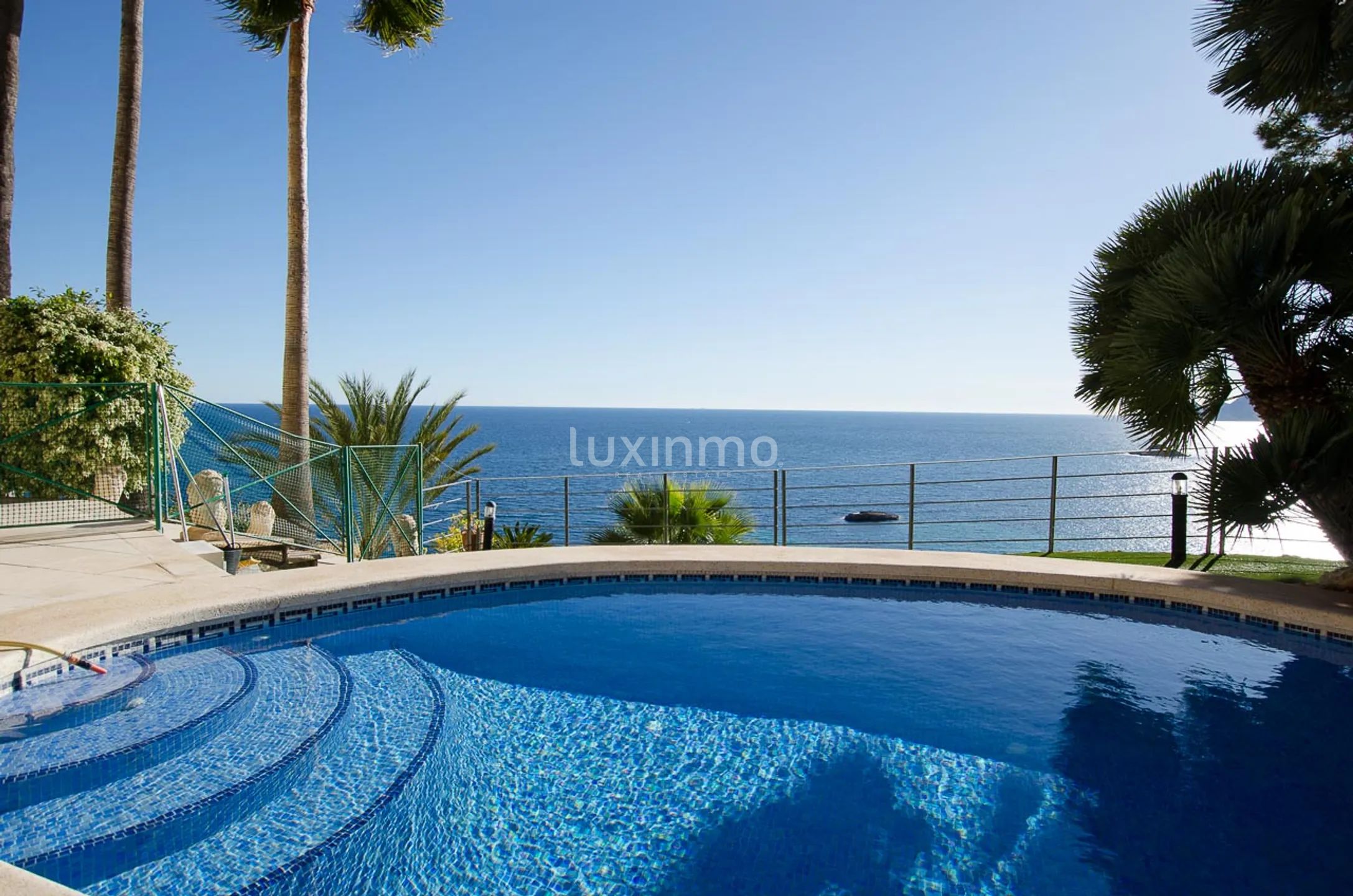 Luxury villa in first line, Altea — photo 24