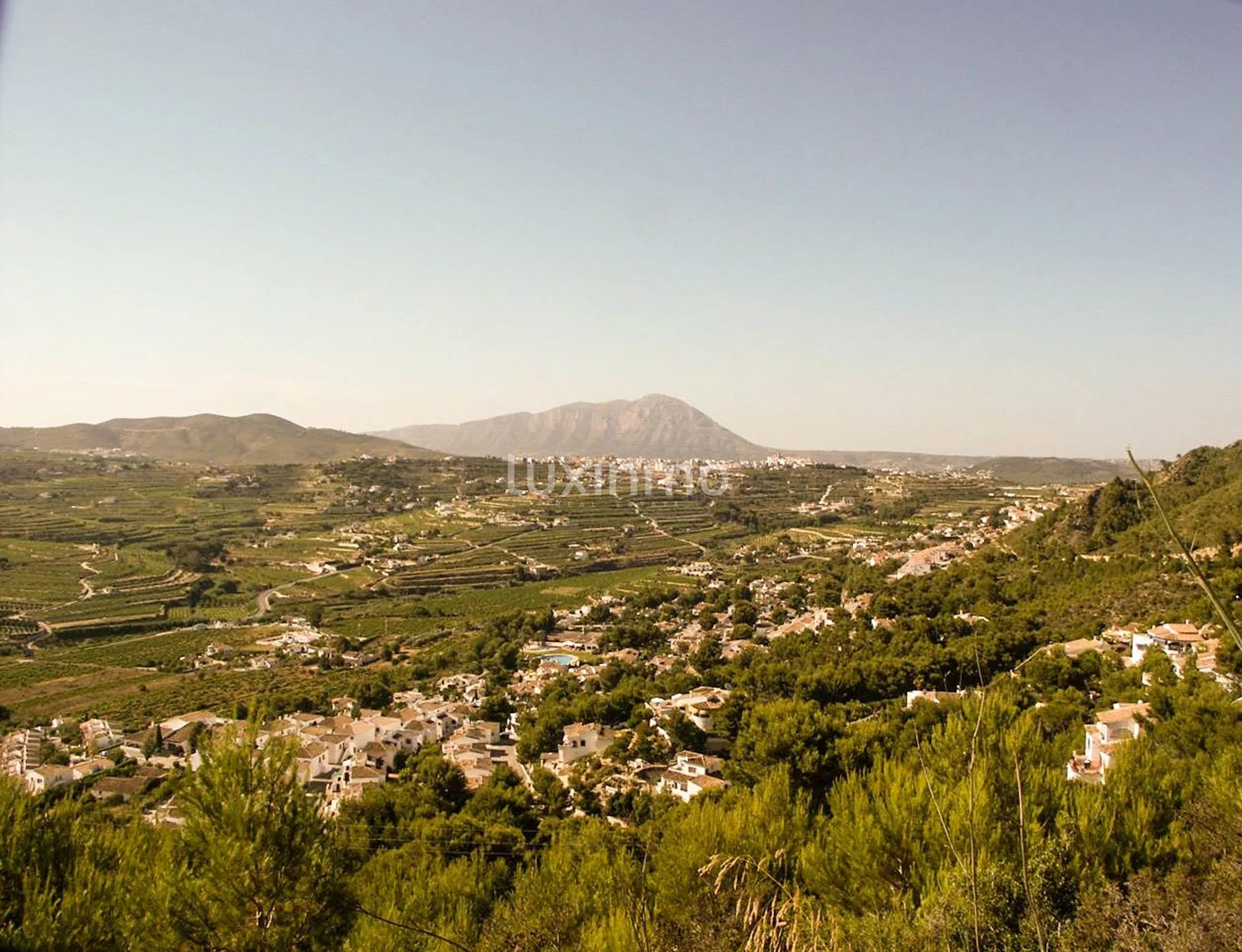 Large double plot for sale in Golden Valley, Benitachell