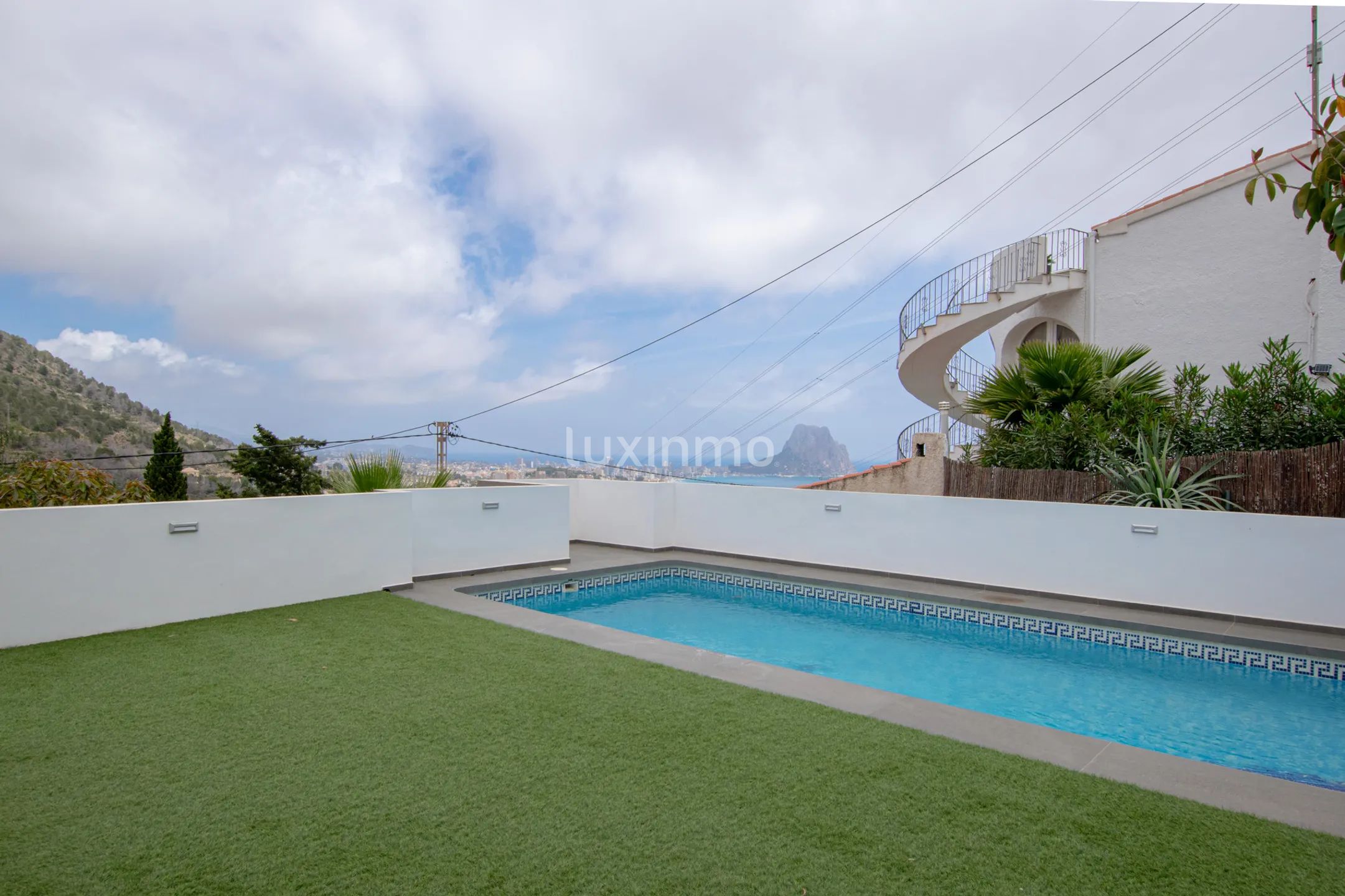 House for sale in Calpe with panoramic sea views in Maryvilla — photo 4