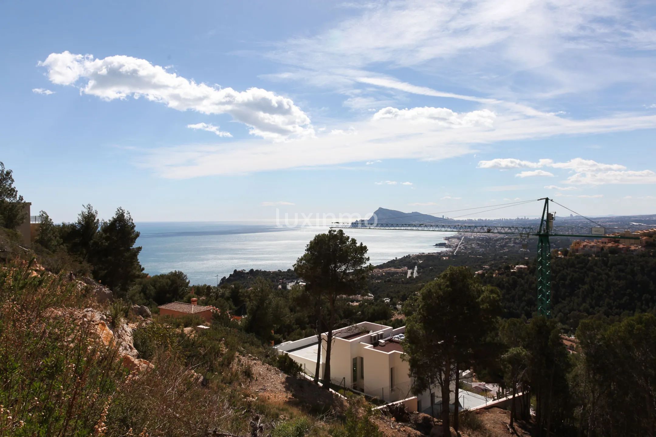 Unique plot with panoramic views to the bay and the mountains in Altea Hills — photo 2