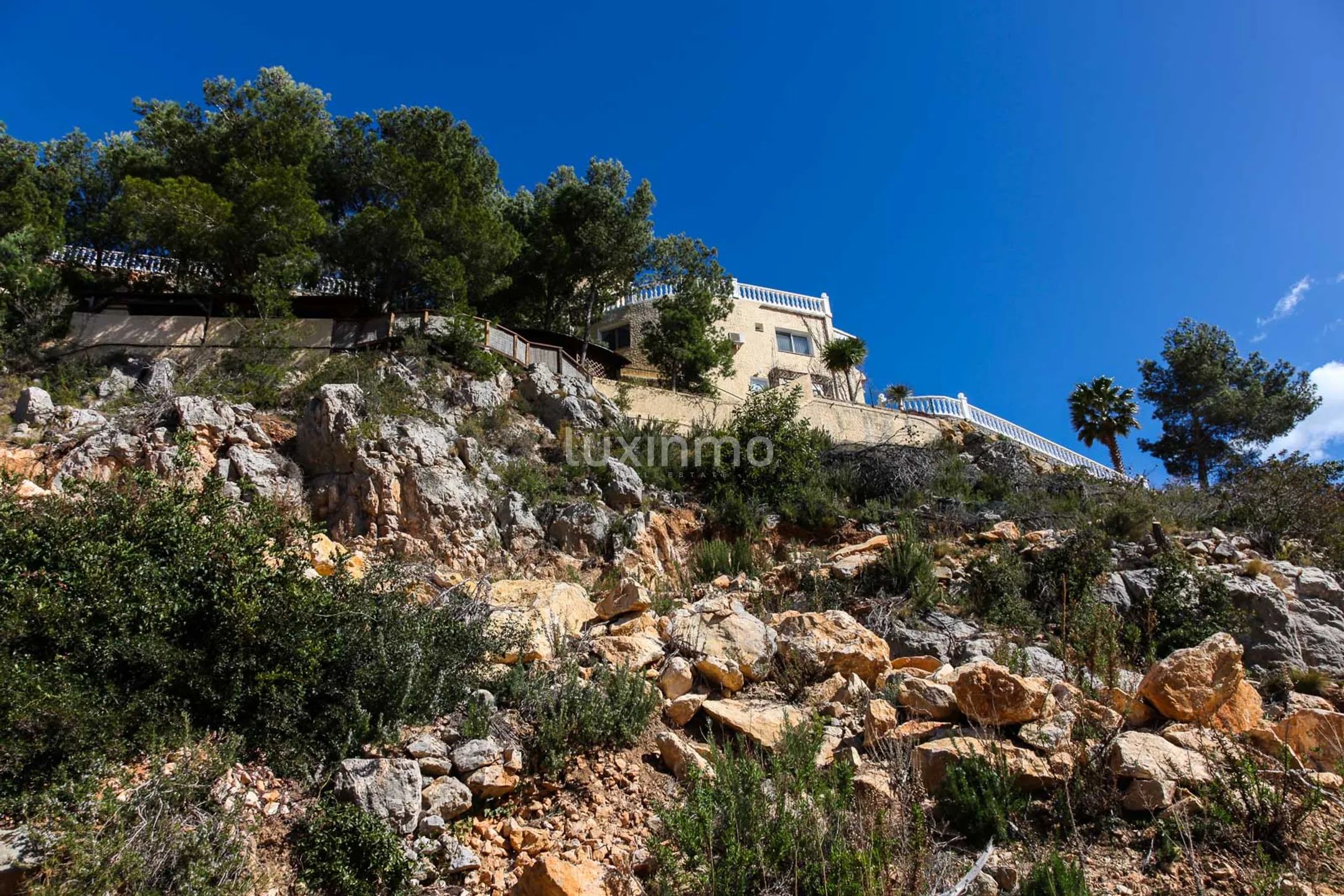 Unique plot with panoramic views to the bay and the mountains in Altea Hills — photo 11