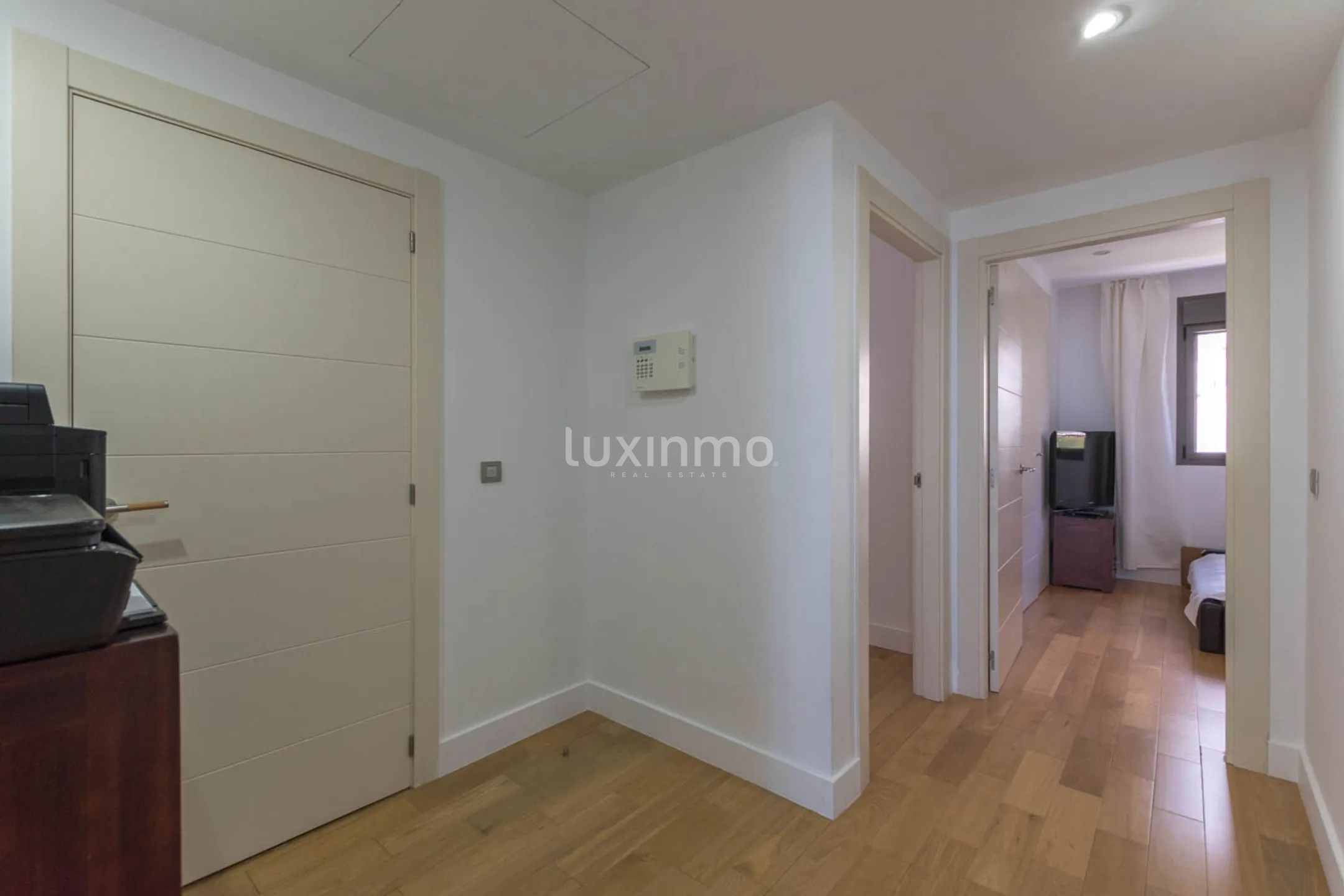 Spacious penthouse with sea views for sale in Mascarat — photo 31