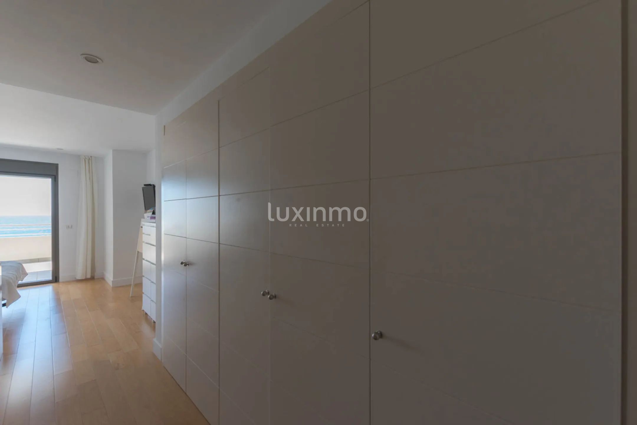 Spacious penthouse with sea views for sale in Mascarat — photo 38