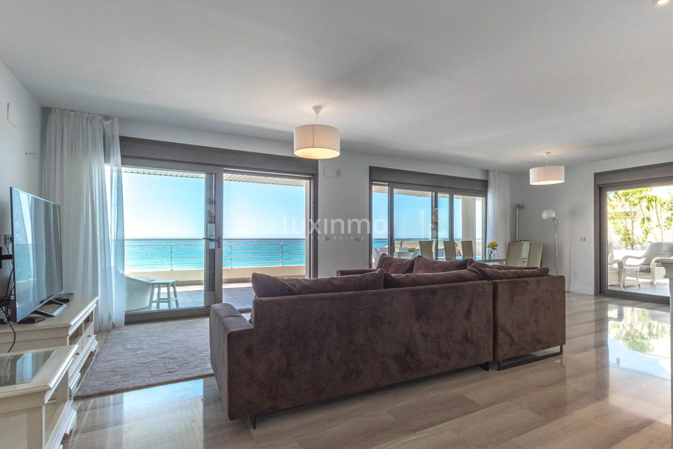 Spacious penthouse with sea views for sale in Mascarat — photo 22