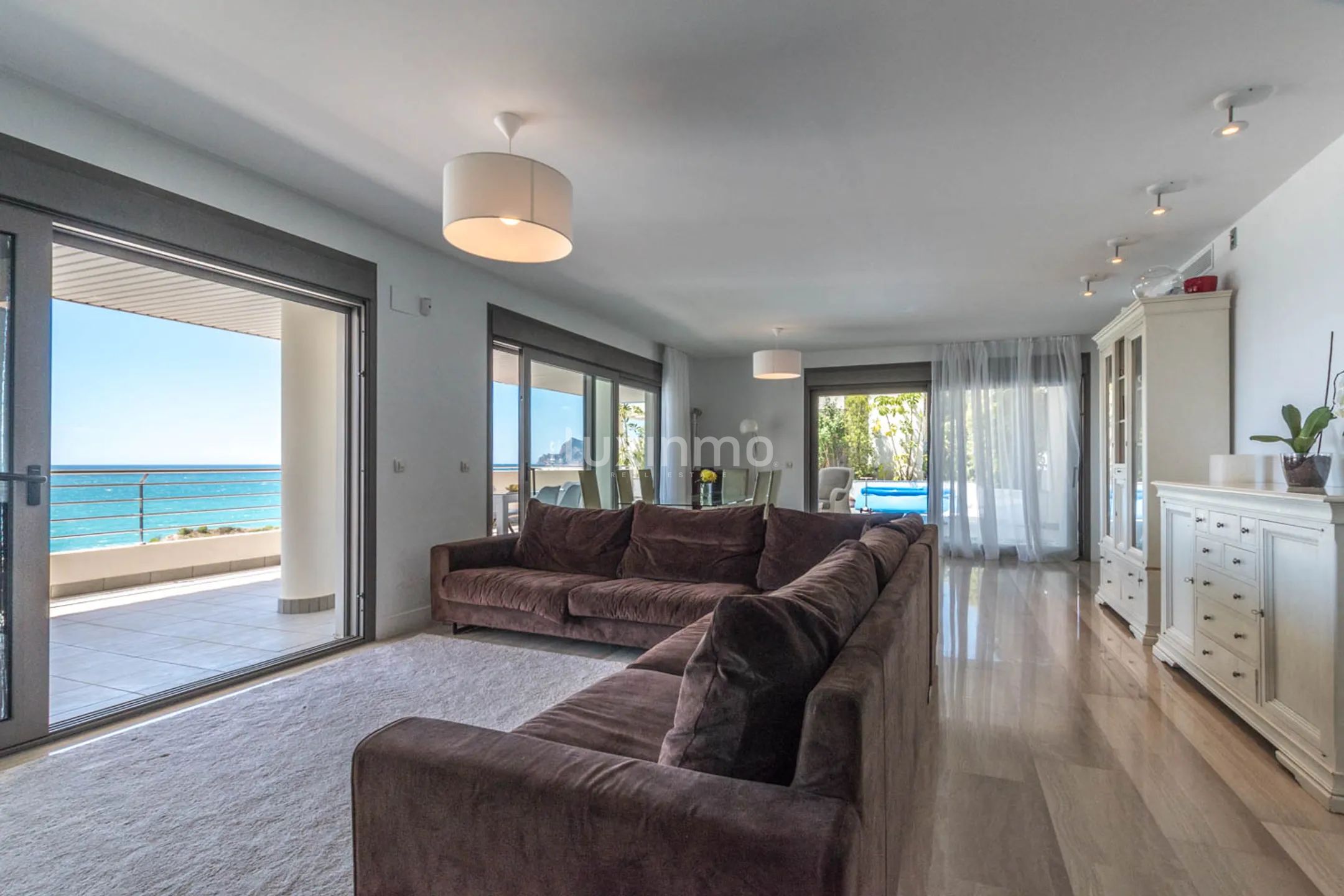 Spacious penthouse with sea views for sale in Mascarat — photo 20