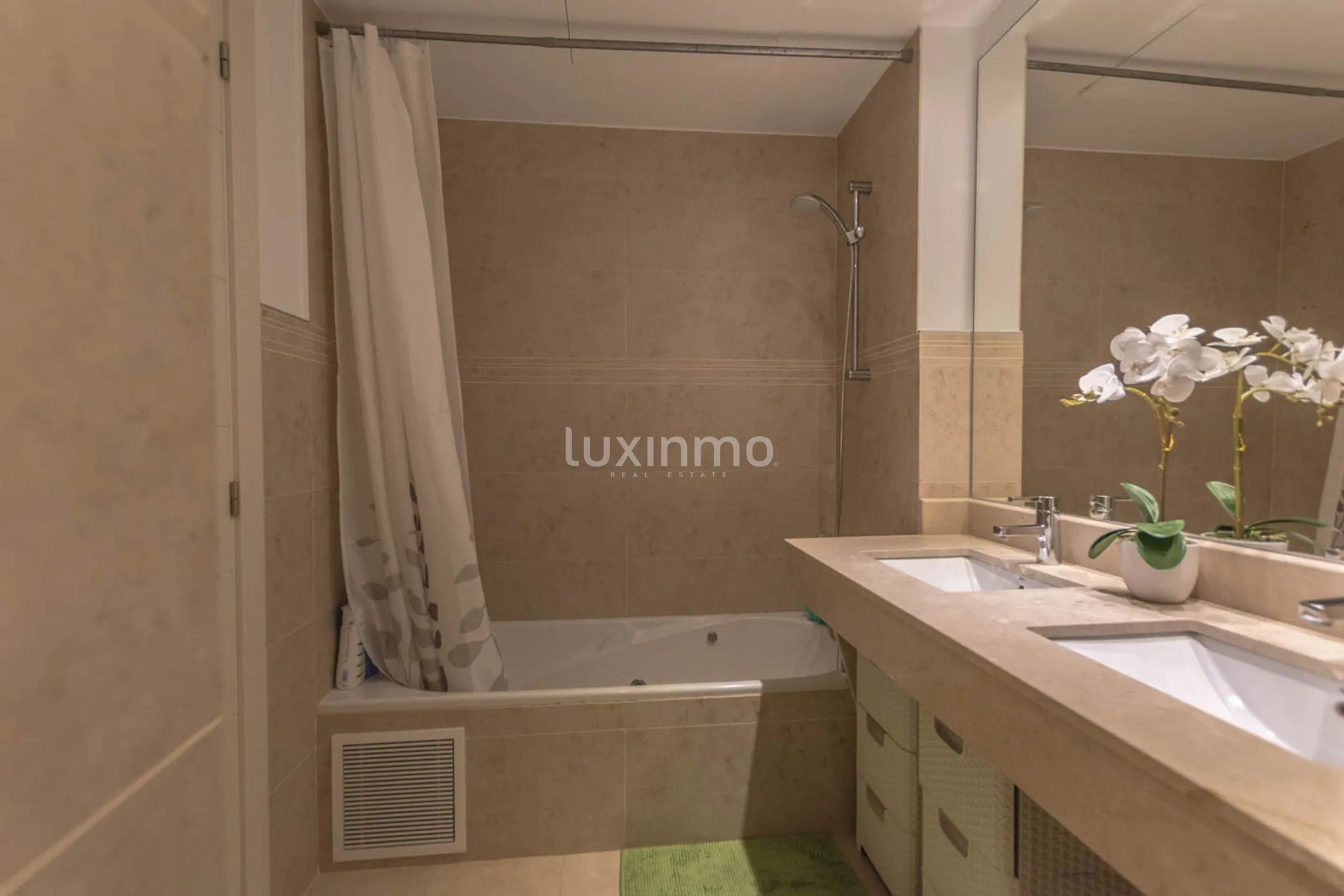 Spacious penthouse with sea views for sale in Mascarat — photo 36