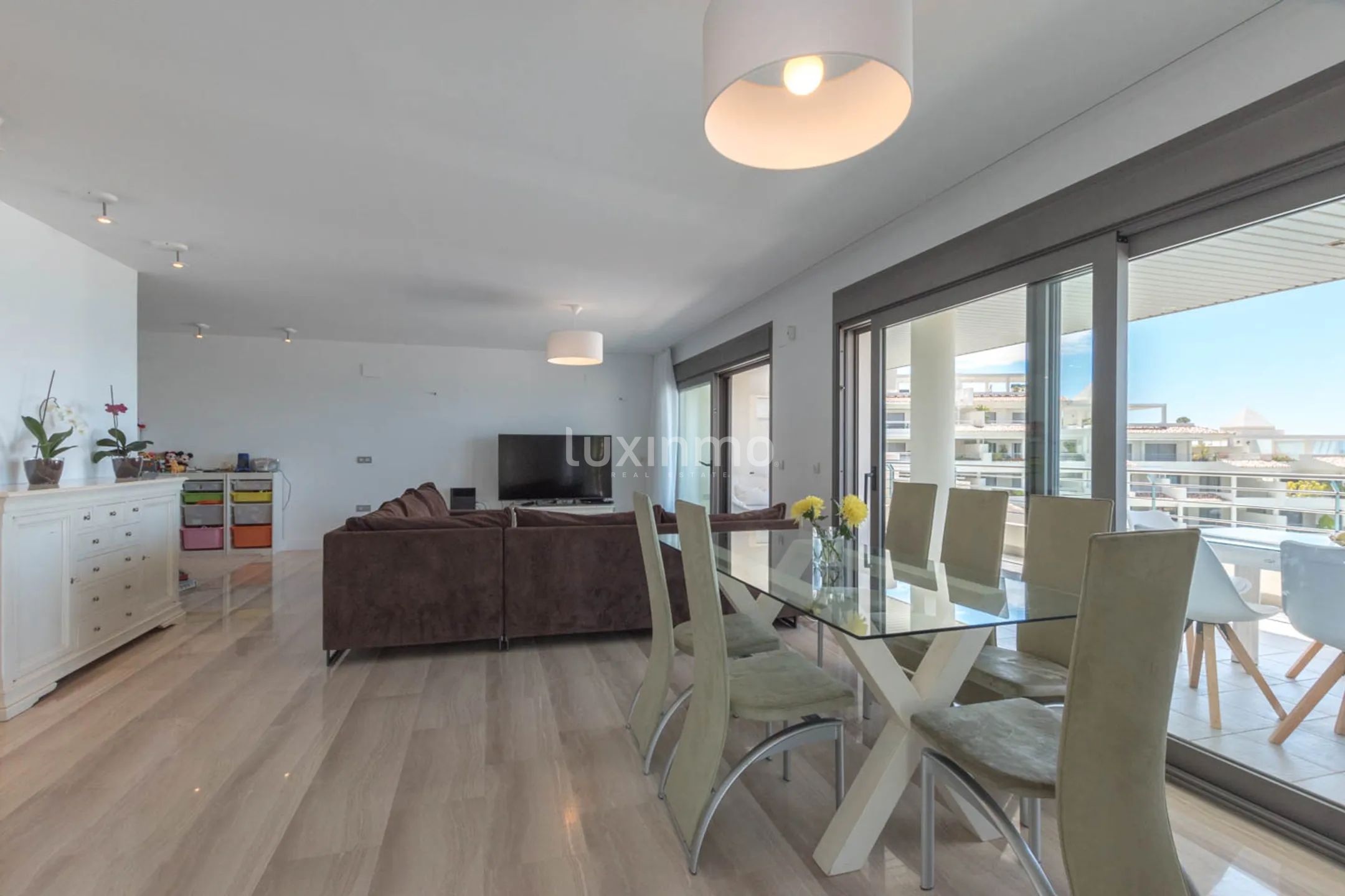 Spacious penthouse with sea views for sale in Mascarat — photo 24