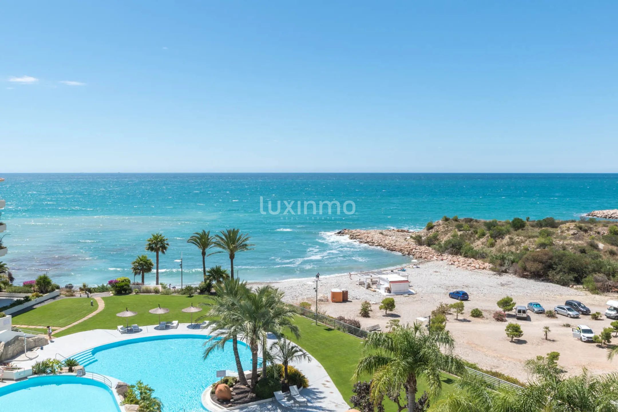 Spacious penthouse with sea views for sale in Mascarat — photo 43