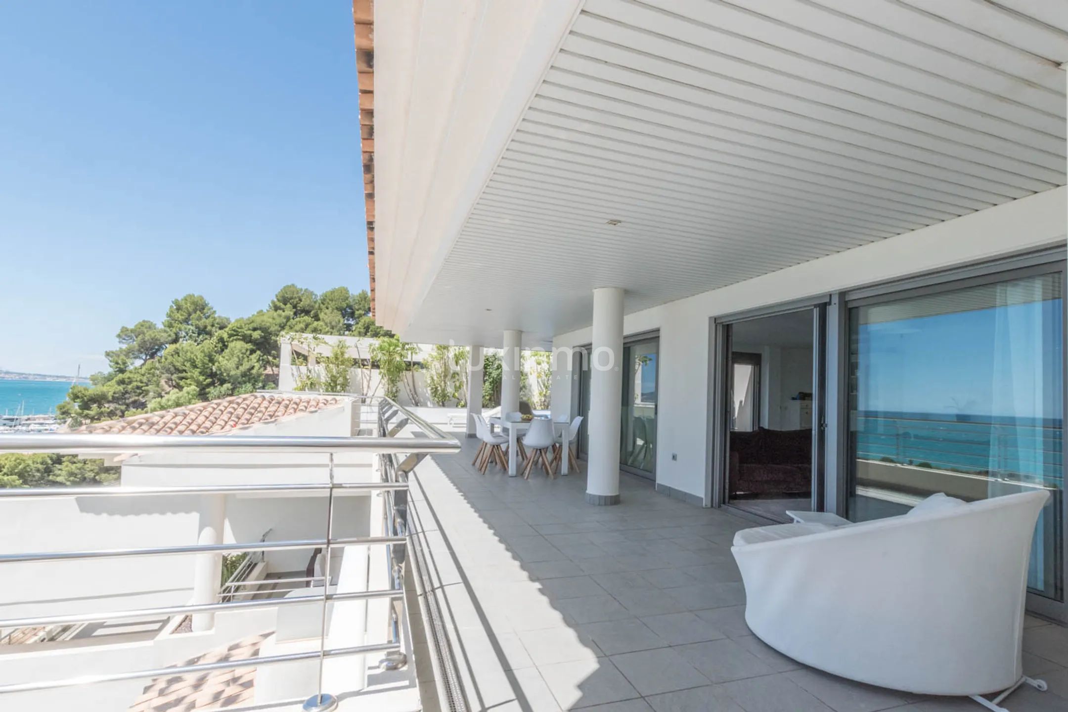 Spacious penthouse with sea views for sale in Mascarat — photo 16