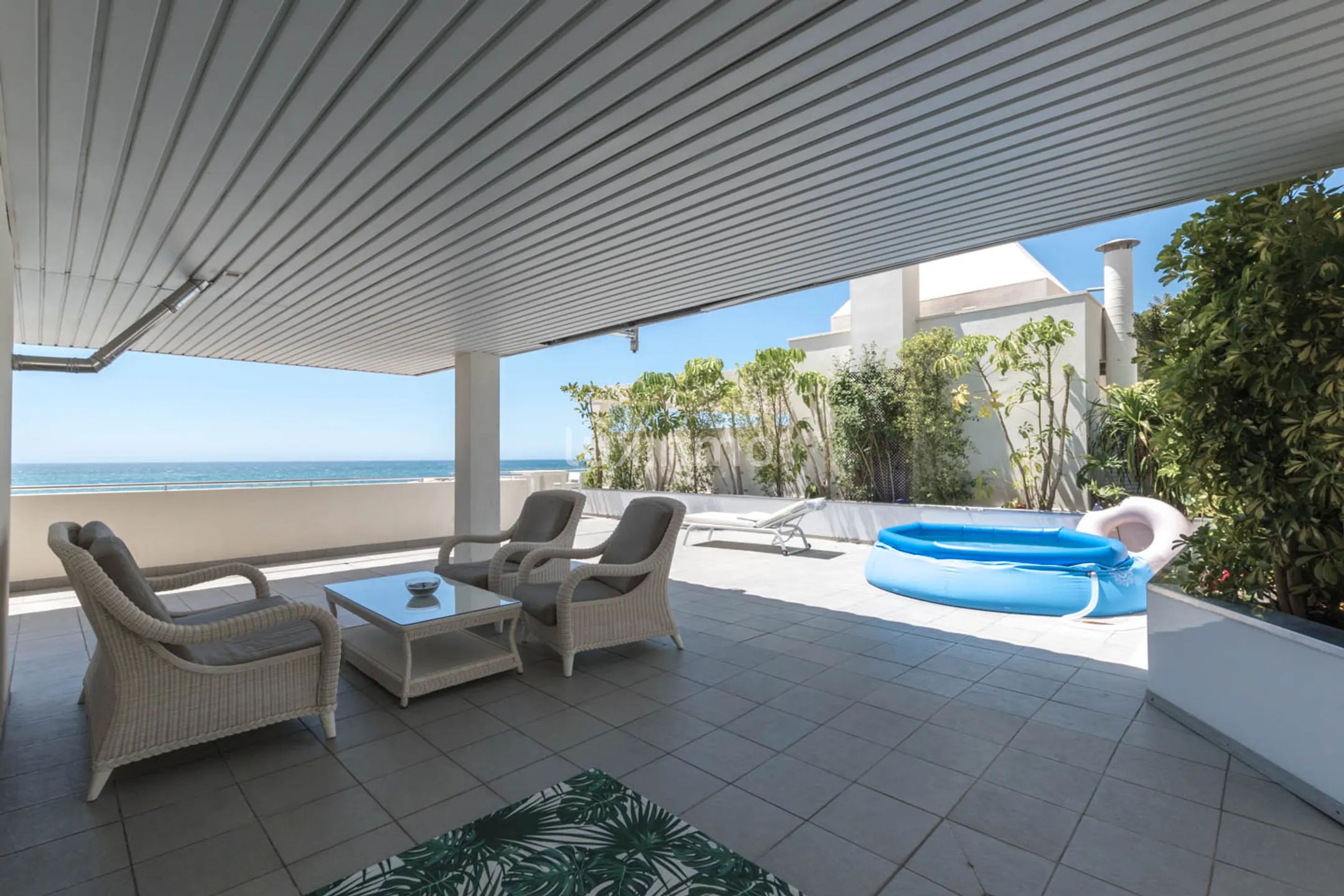 Spacious penthouse with sea views for sale in Mascarat — photo 15