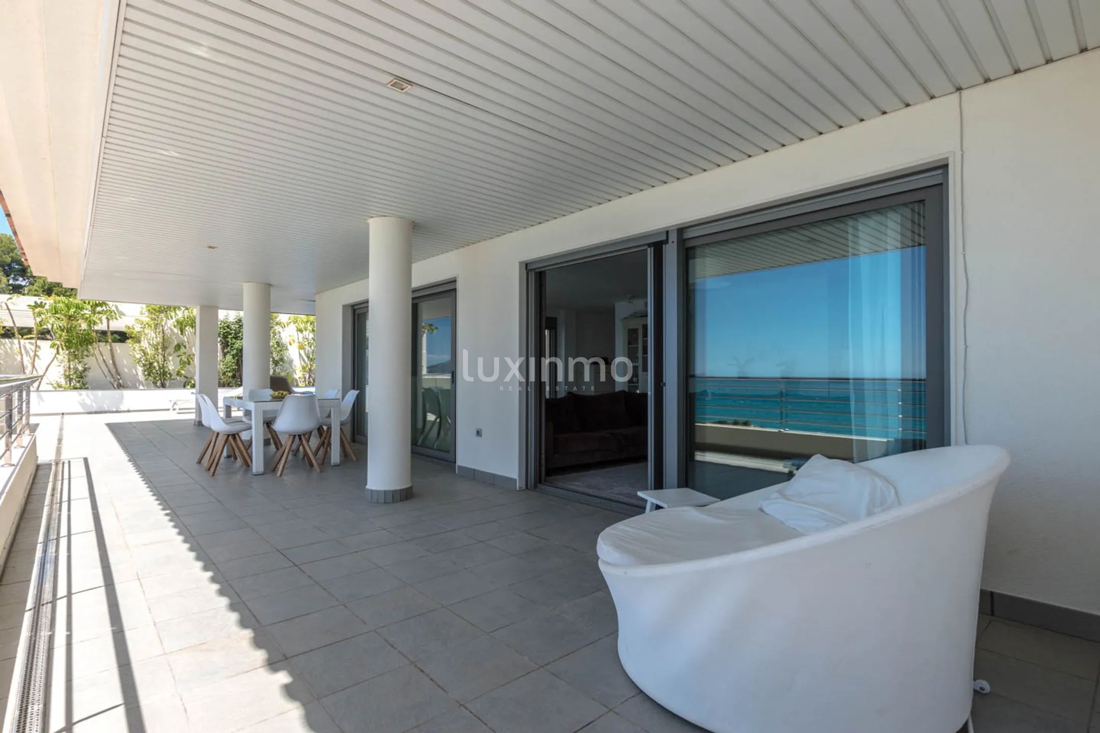 Spacious penthouse with sea views for sale in Mascarat — photo 18