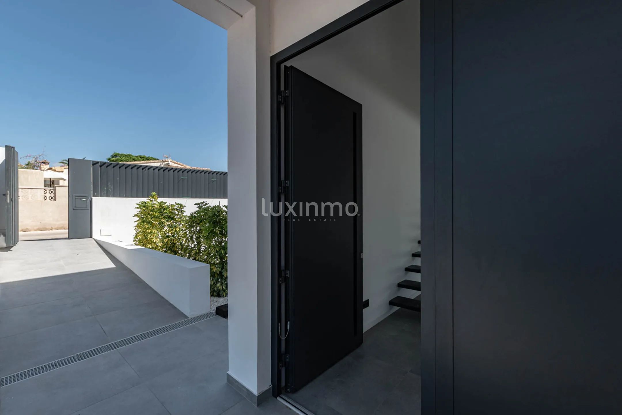 Spacious new villa with panoramic views for sale in Calpe — photo 7