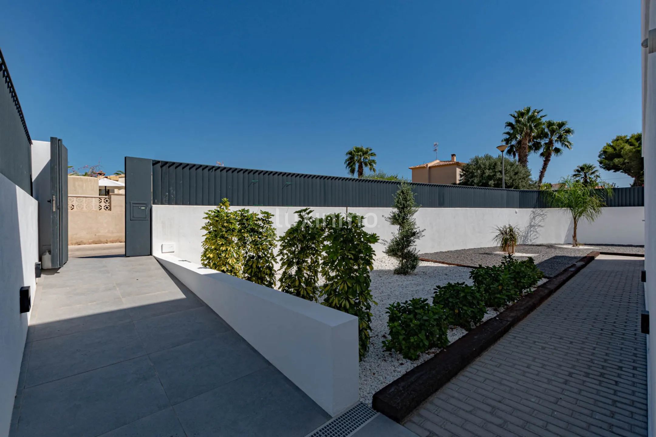 Spacious new villa with panoramic views for sale in Calpe — photo 4