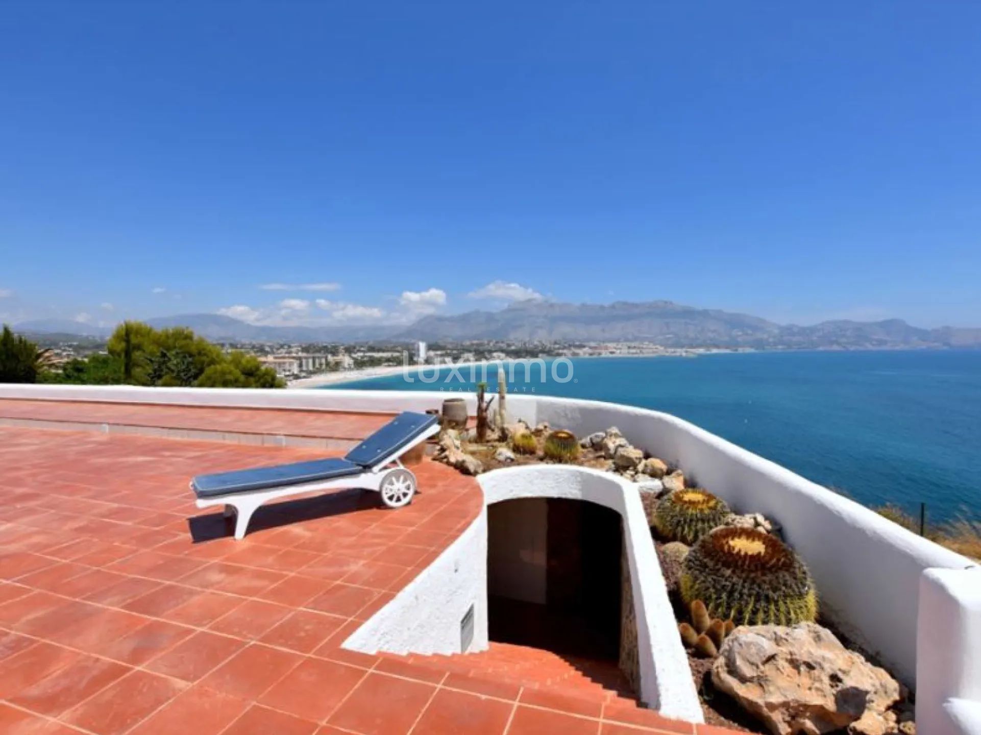 Ett konstverk vid stranden i en villa i Albir — photo 8