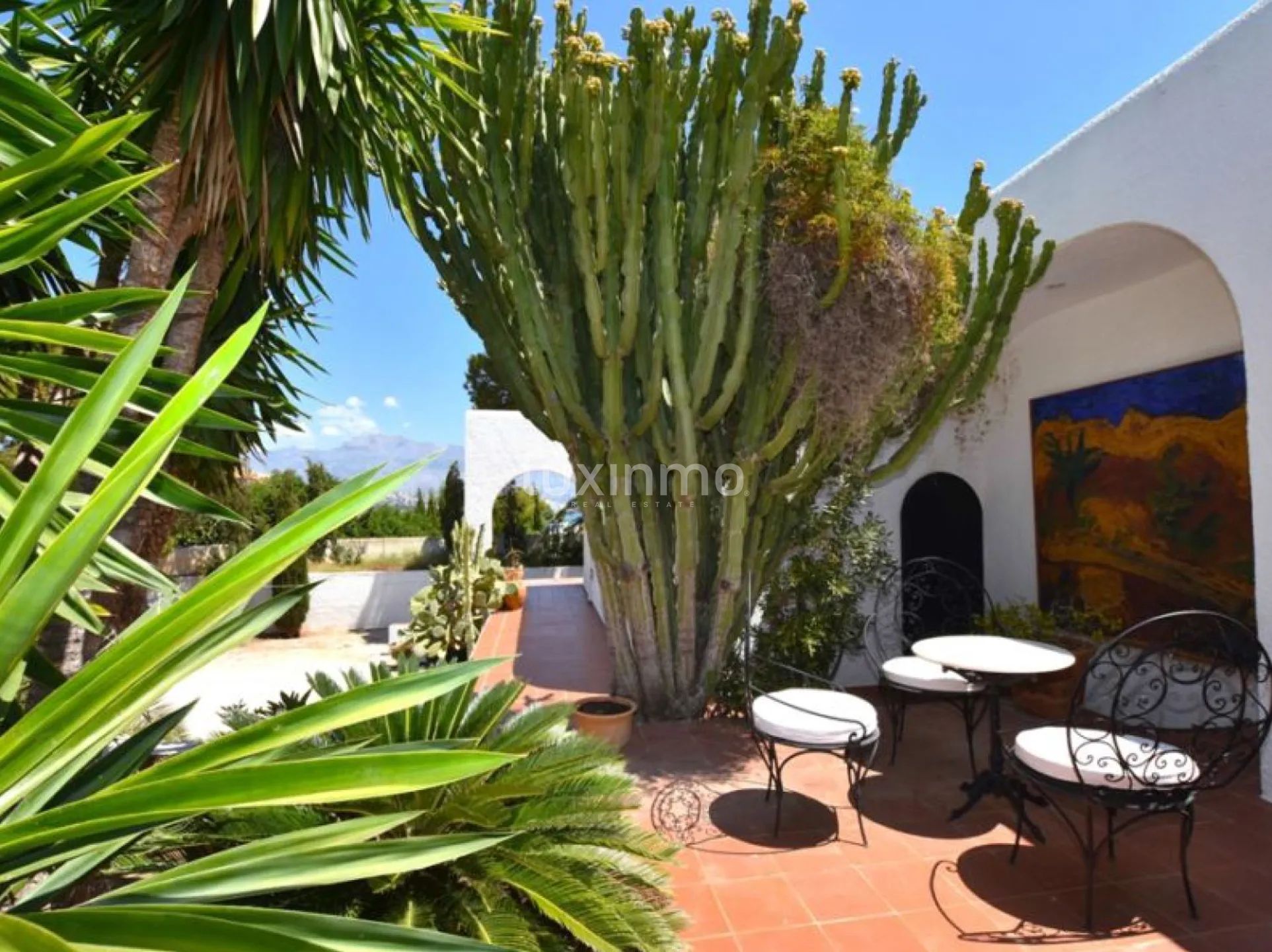 Ett konstverk vid stranden i en villa i Albir — photo 30