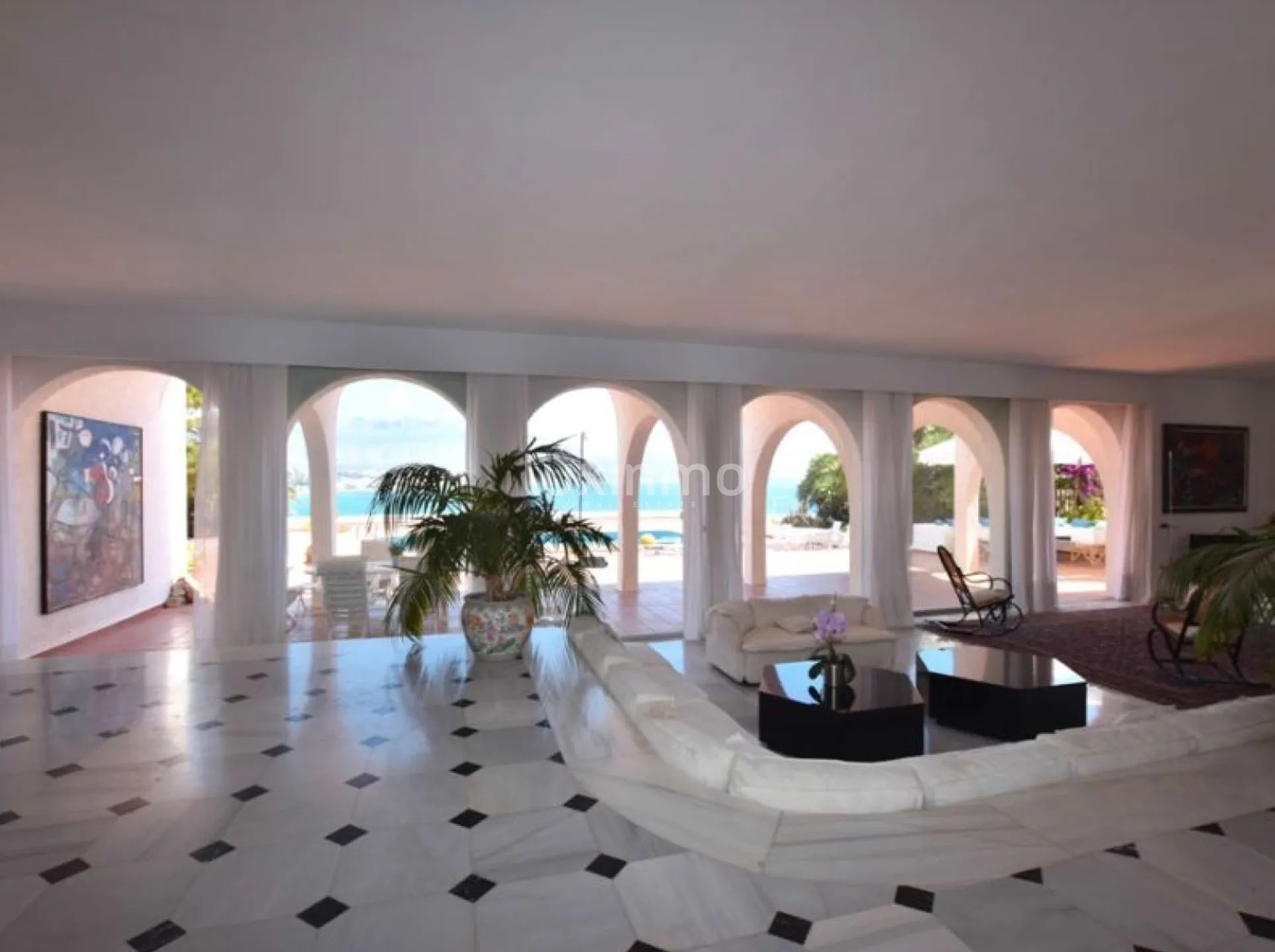 Ett konstverk vid stranden i en villa i Albir — photo 12