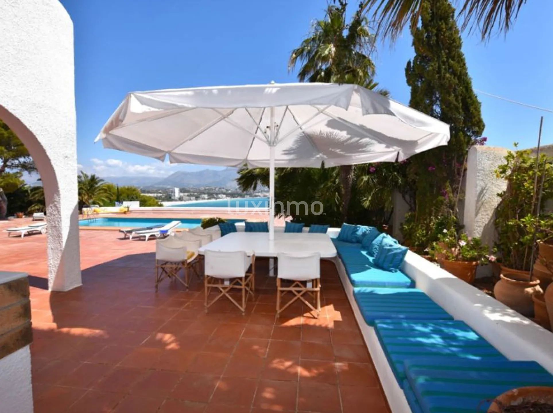 Ett konstverk vid stranden i en villa i Albir — photo 13