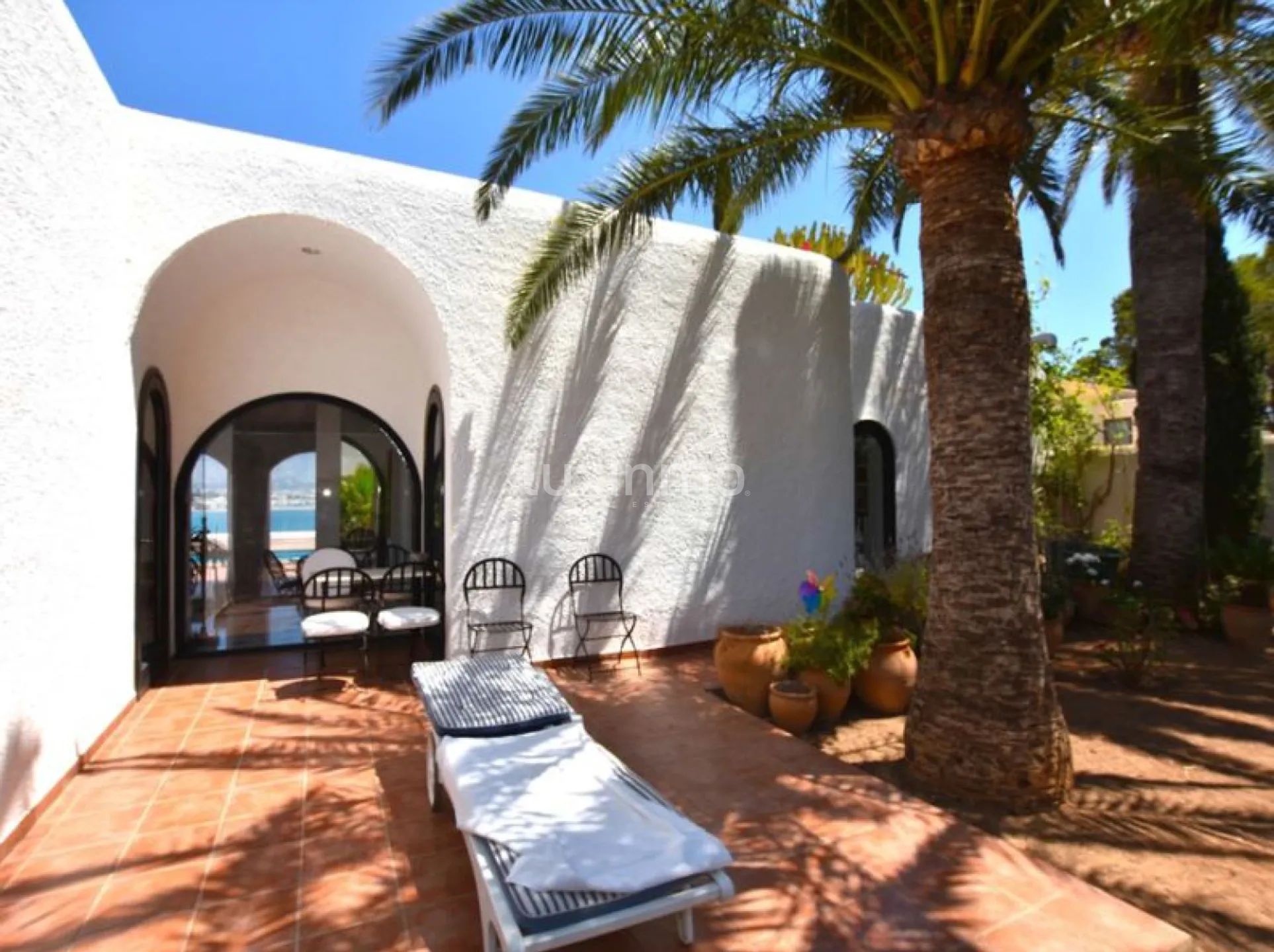 Ett konstverk vid stranden i en villa i Albir — photo 31