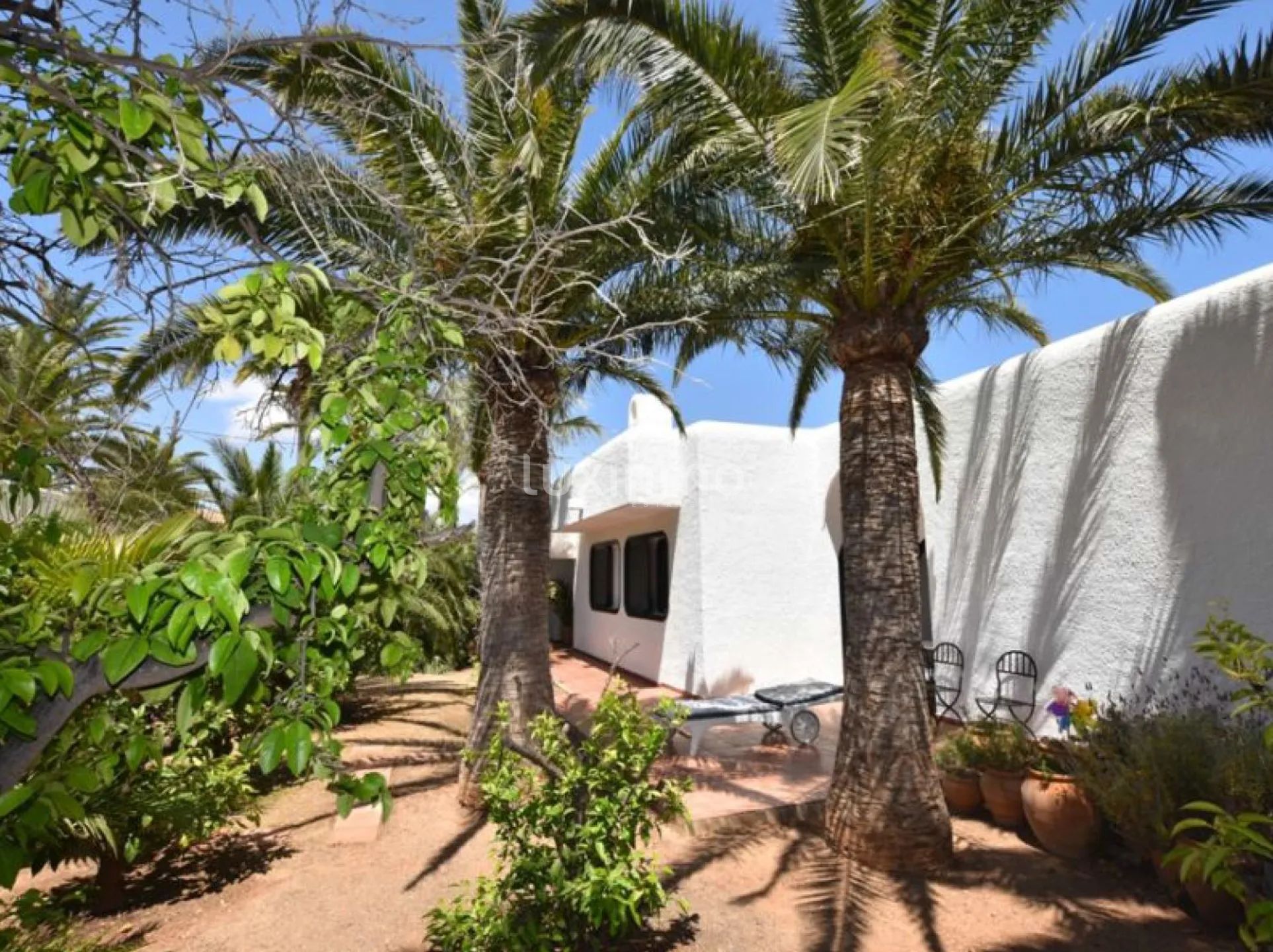 Ett konstverk vid stranden i en villa i Albir — photo 32