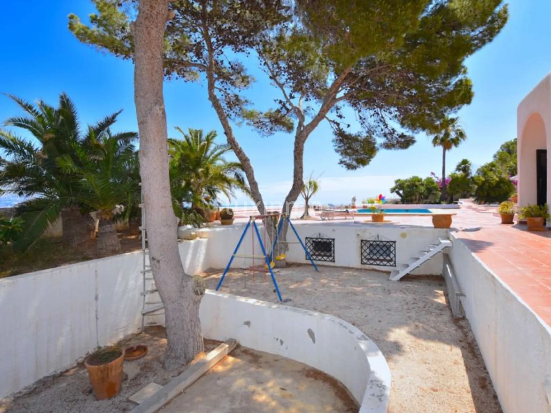 Ett konstverk vid stranden i en villa i Albir — photo 29