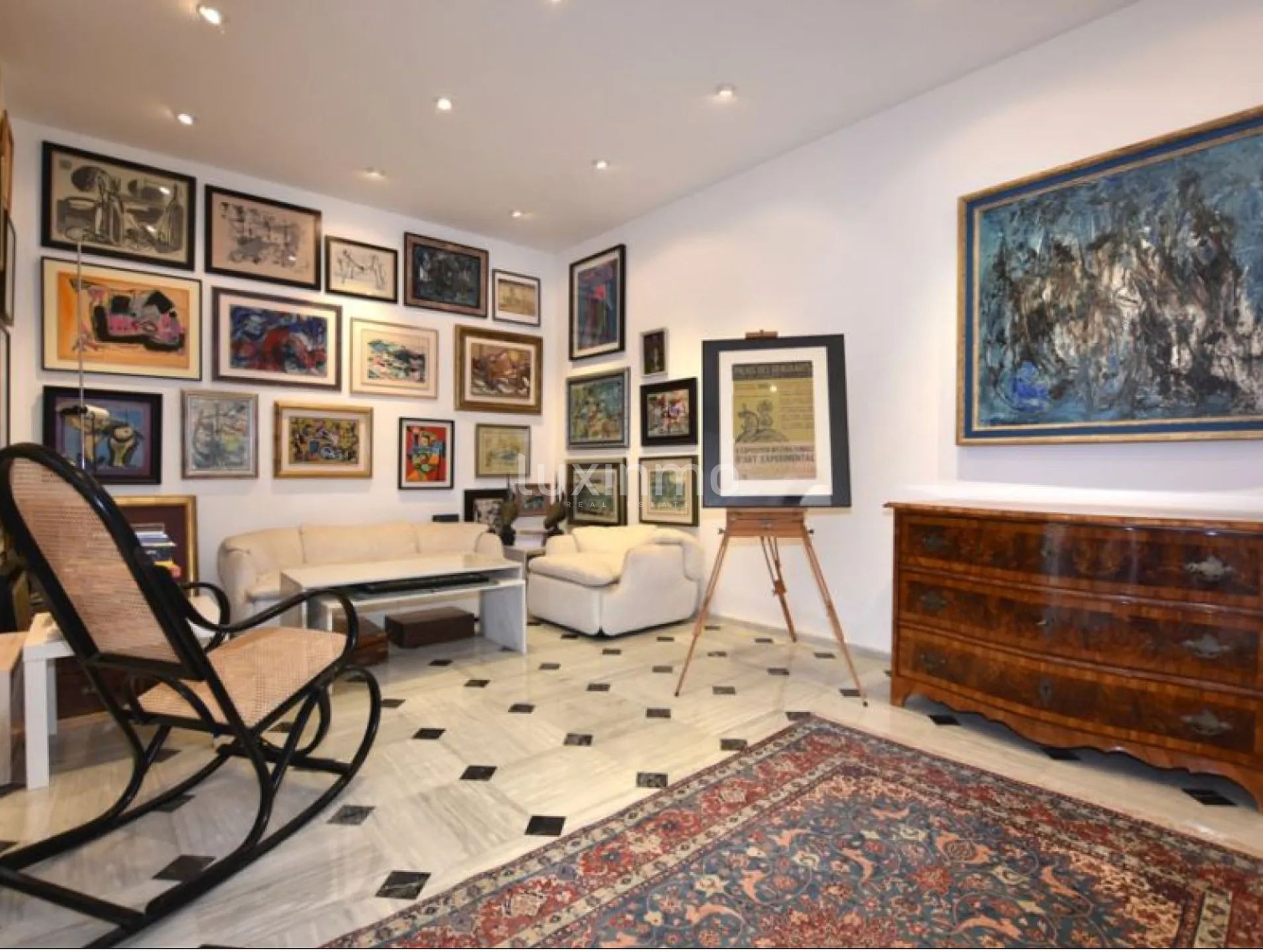 Ett konstverk vid stranden i en villa i Albir — photo 19