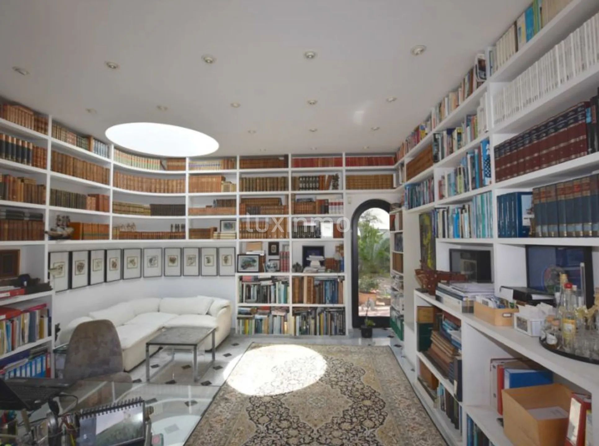 Ett konstverk vid stranden i en villa i Albir — photo 18