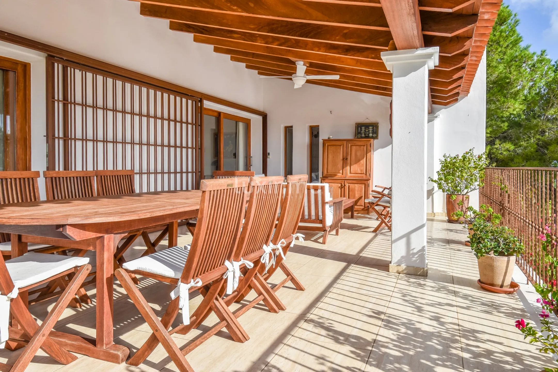 Opportunity! Villa with Tourist License and Panoramic Sea Views — photo 6