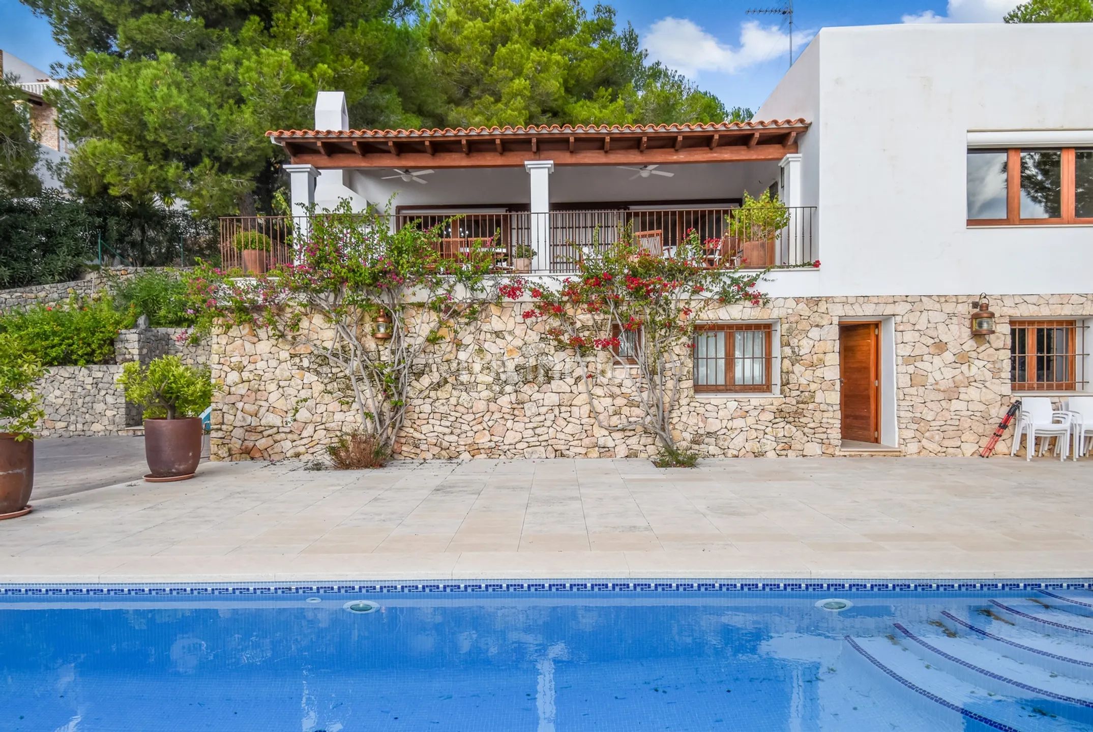 Opportunity! Villa with Tourist License and Panoramic Sea Views