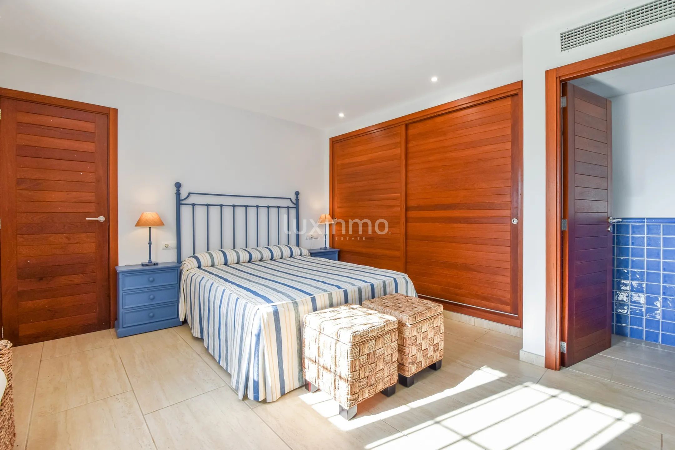 Opportunity! Villa with Tourist License and Panoramic Sea Views — photo 20