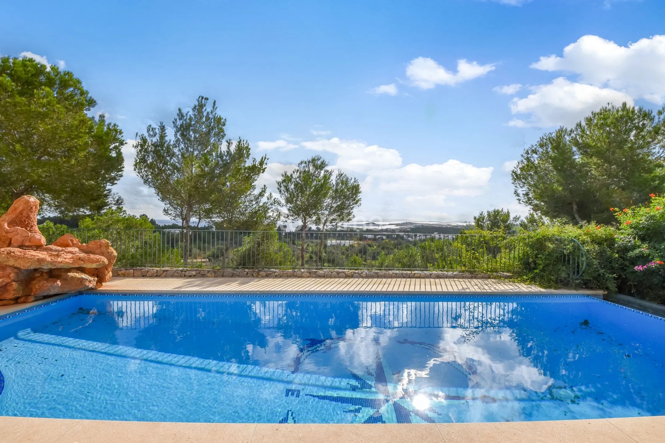 Opportunity! Villa with Tourist License and Panoramic Sea Views — photo 8