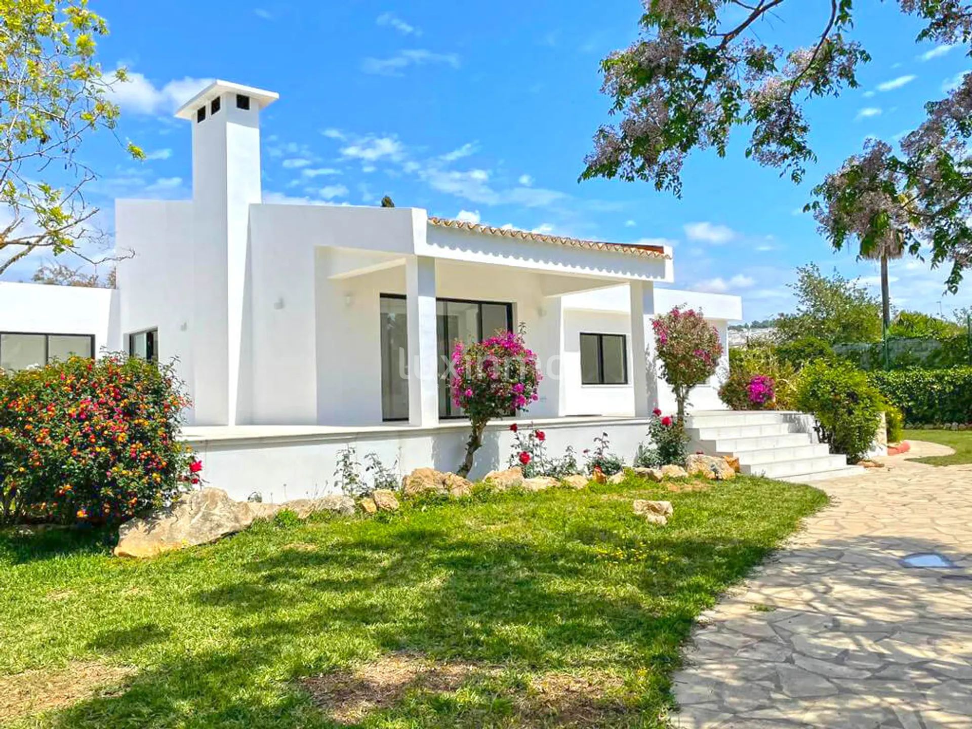 For sale Renovated villa with swimming pool in Jesus — photo 2