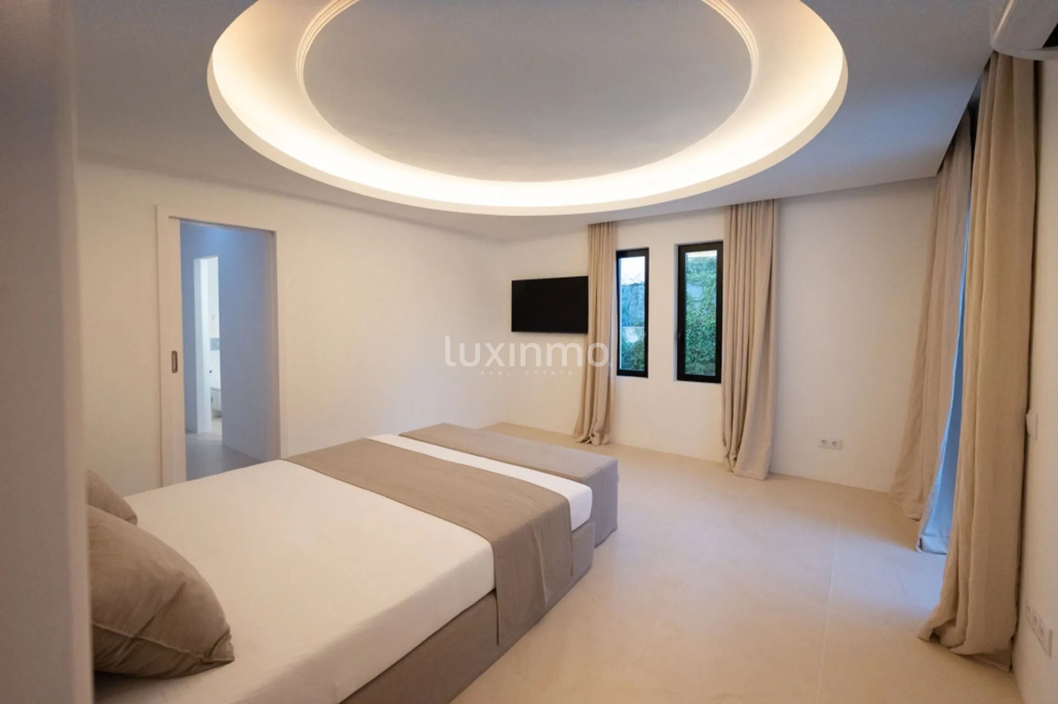 For sale Renovated villa with swimming pool in Jesus — photo 17