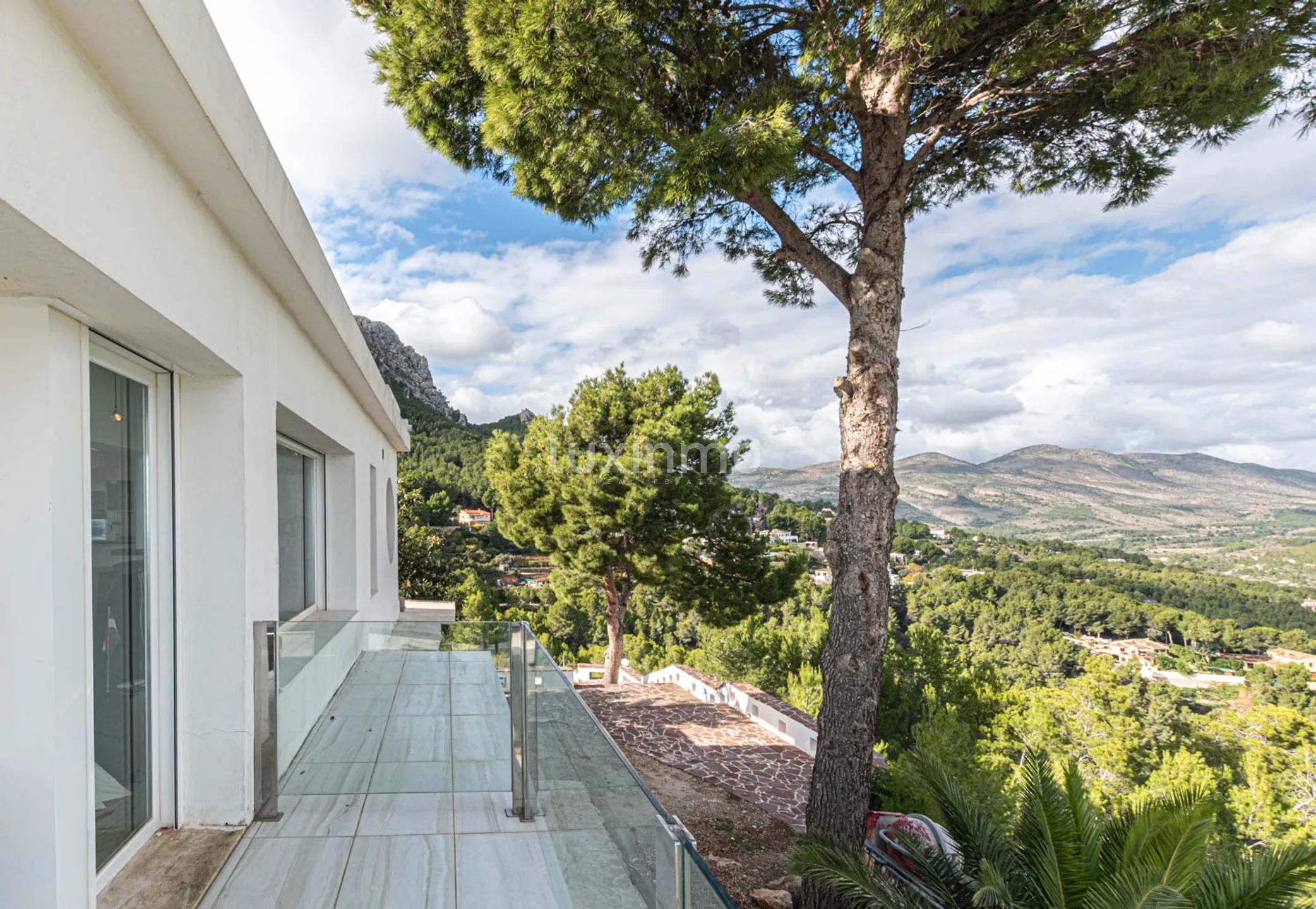 Villa for long term rentals in unique Oltamar Calpe location with panoramic views and sea view — photo 43