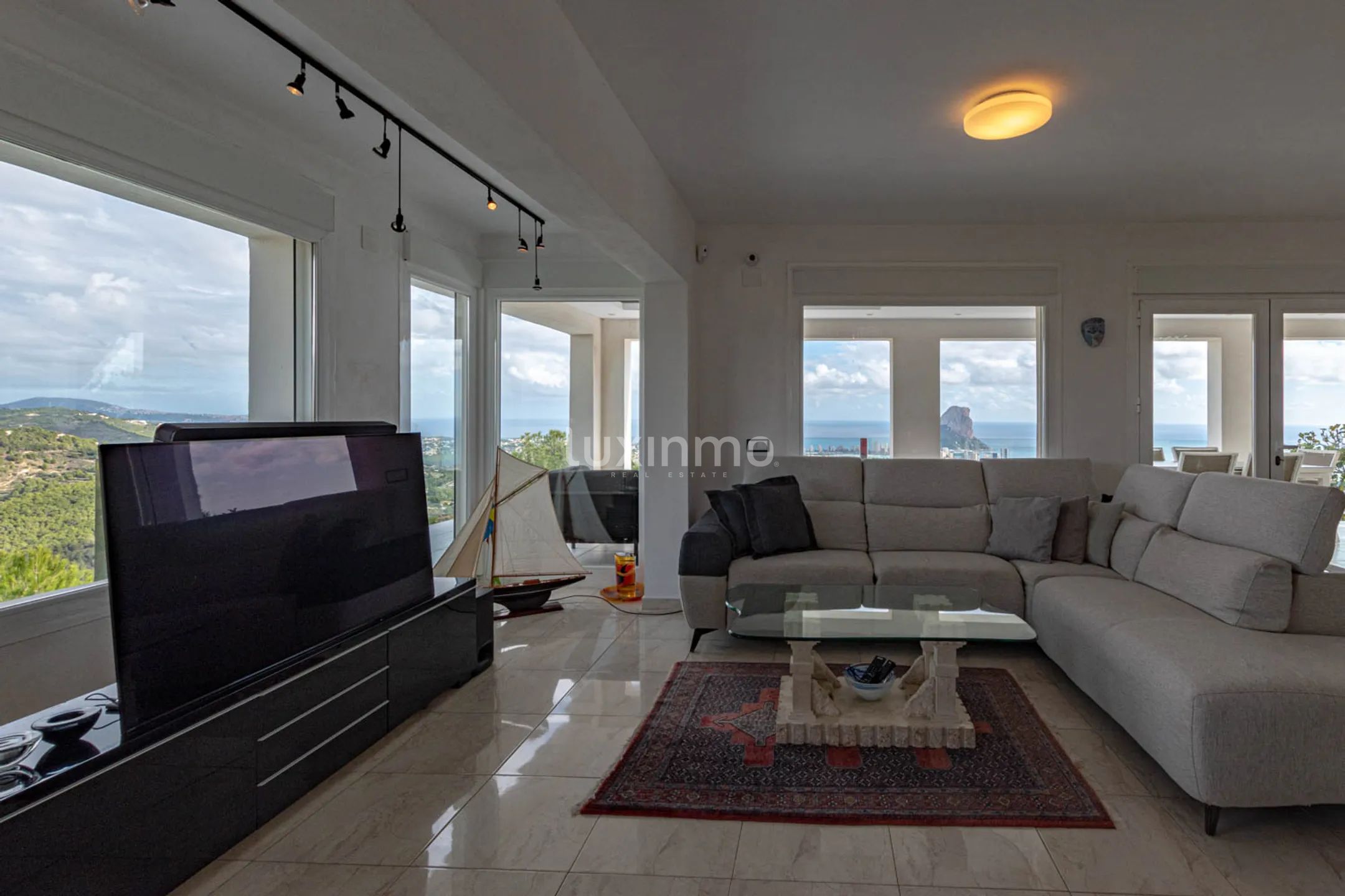 Villa for long term rentals in unique Oltamar Calpe location with panoramic views and sea view — photo 30