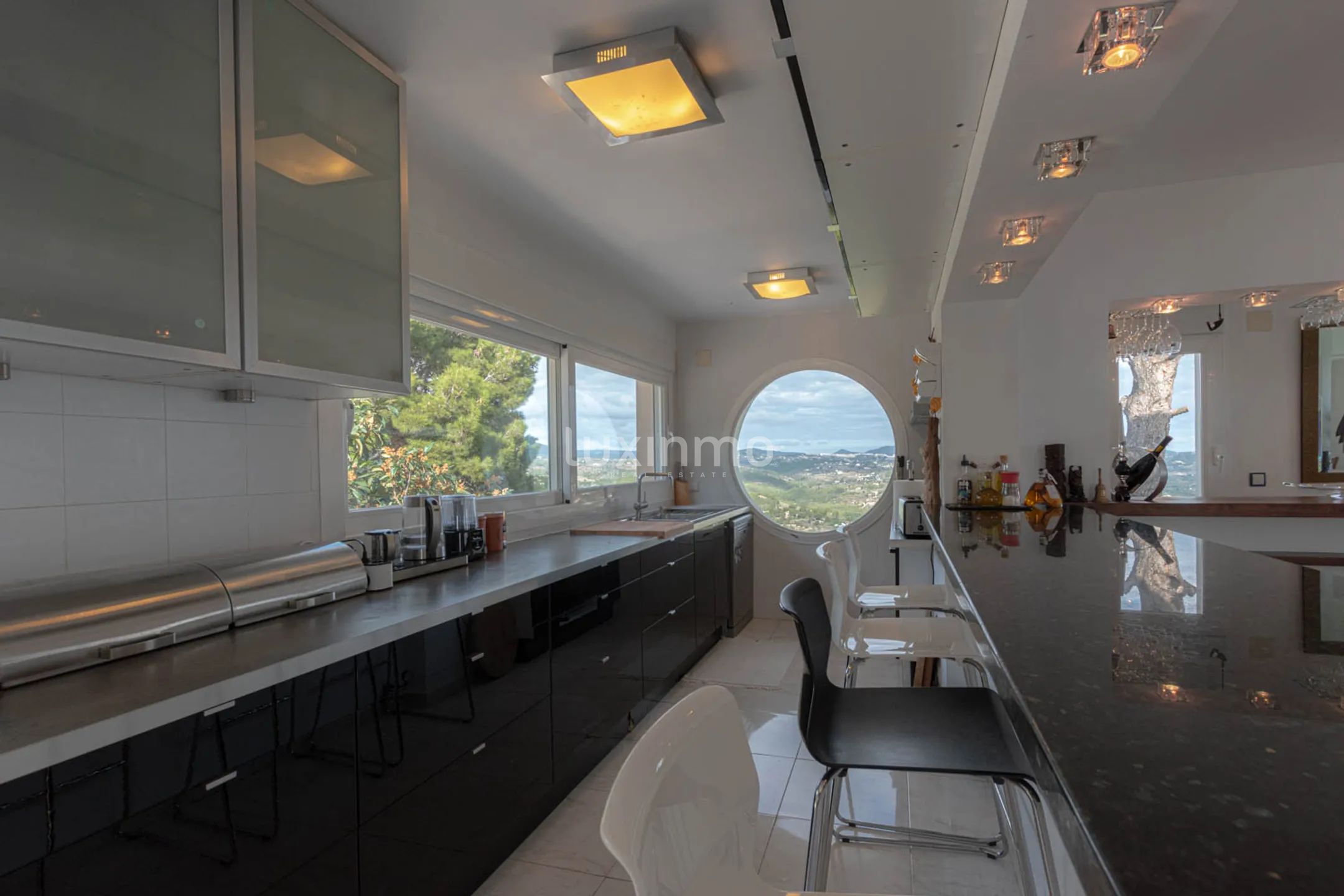 Villa for long term rentals in unique Oltamar Calpe location with panoramic views and sea view — photo 32