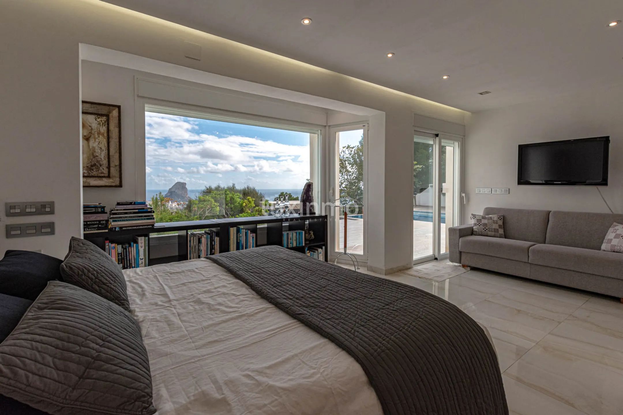 Villa for long term rentals in unique Oltamar Calpe location with panoramic views and sea view — photo 9