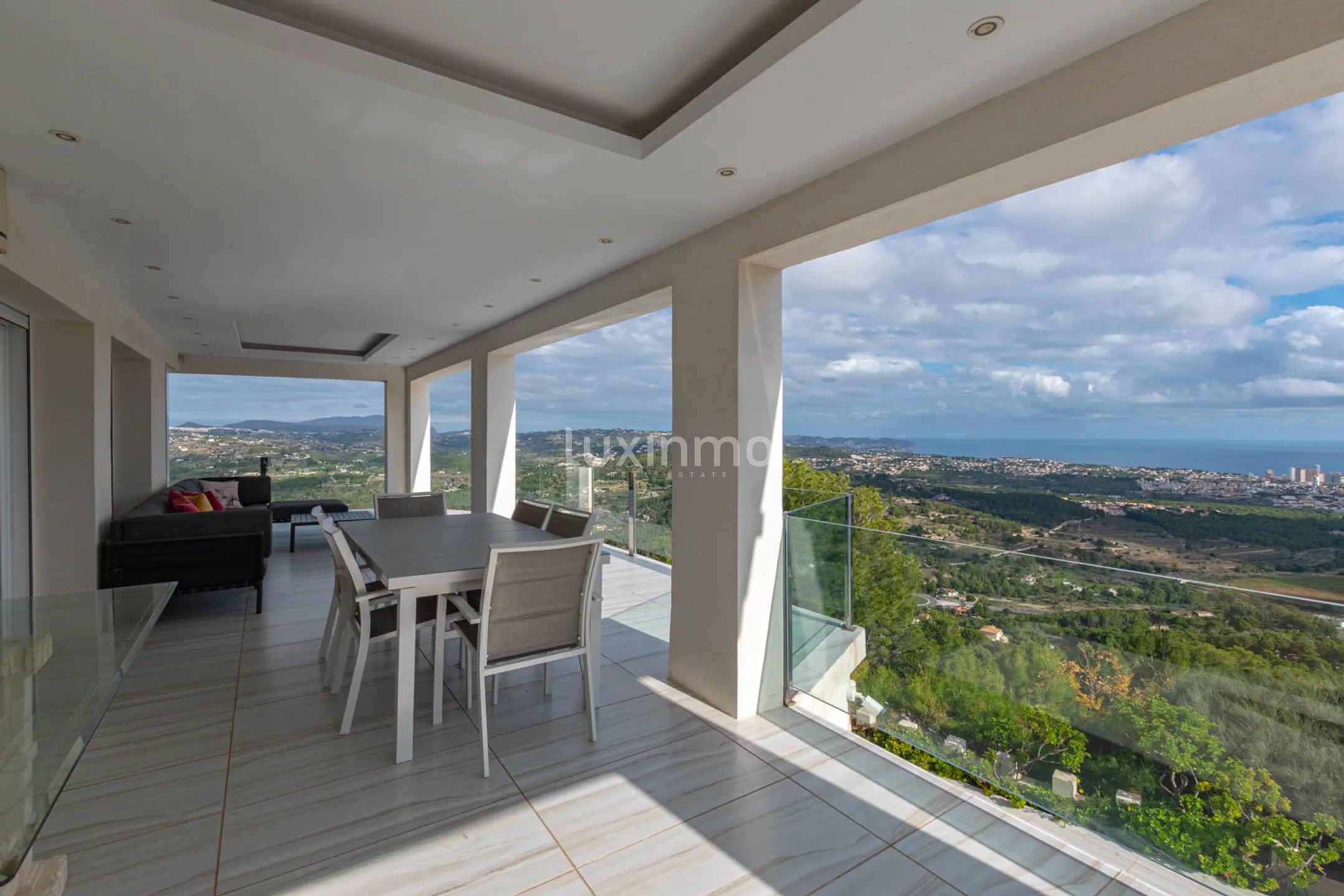 Villa for long term rentals in unique Oltamar Calpe location with panoramic views and sea view — photo 37