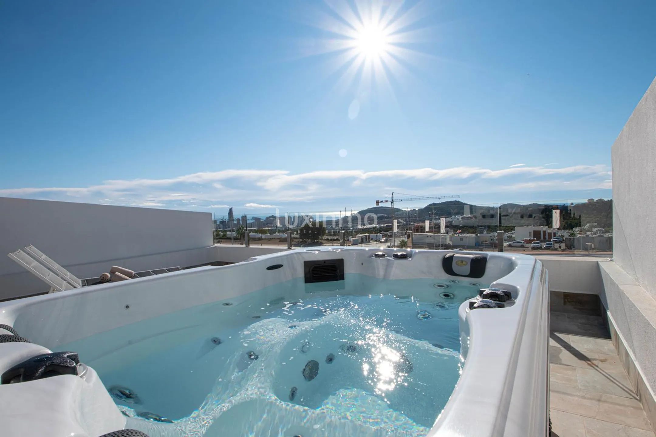 Te koop een penthouse met zeezicht met privé wellness center — photo 1