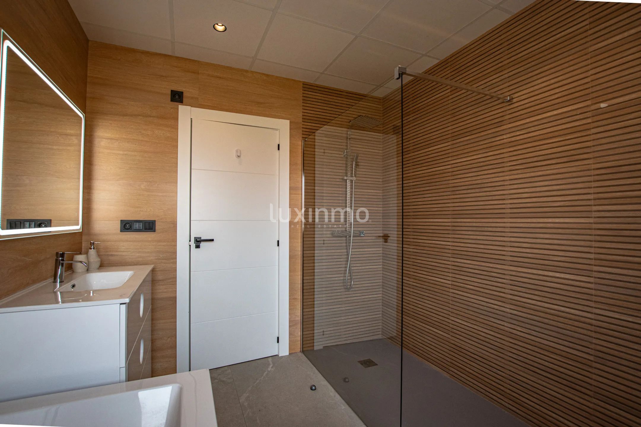 Nowa willa na sprzedaż z panoramicznym widokiem w Calpe — photo 26